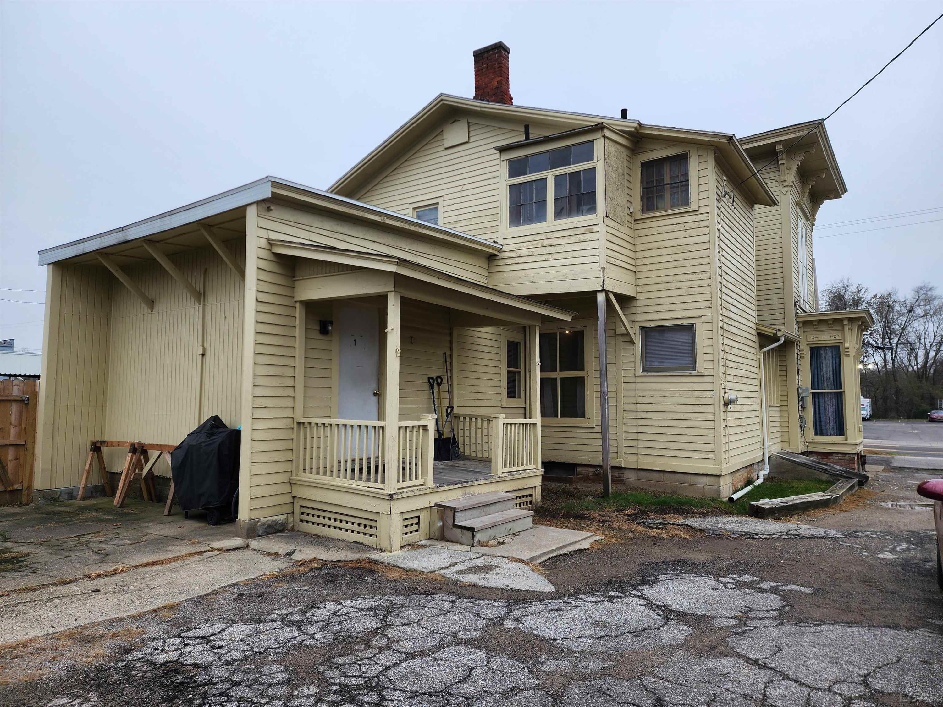 228 W Church Street, Adrian, MI 49221 — Photo 3