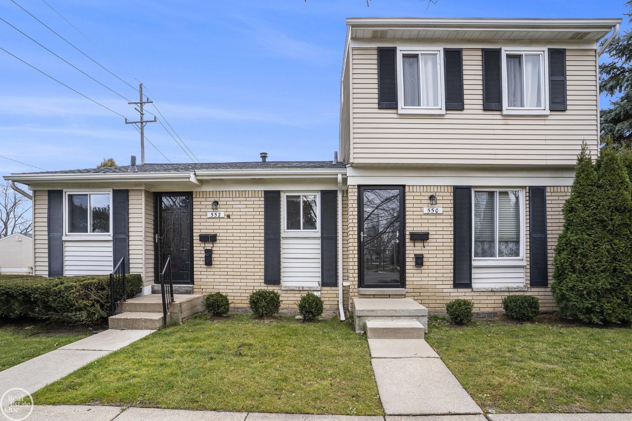 552 Hilldale Circle, Milford, MI 48381 — Photo 2