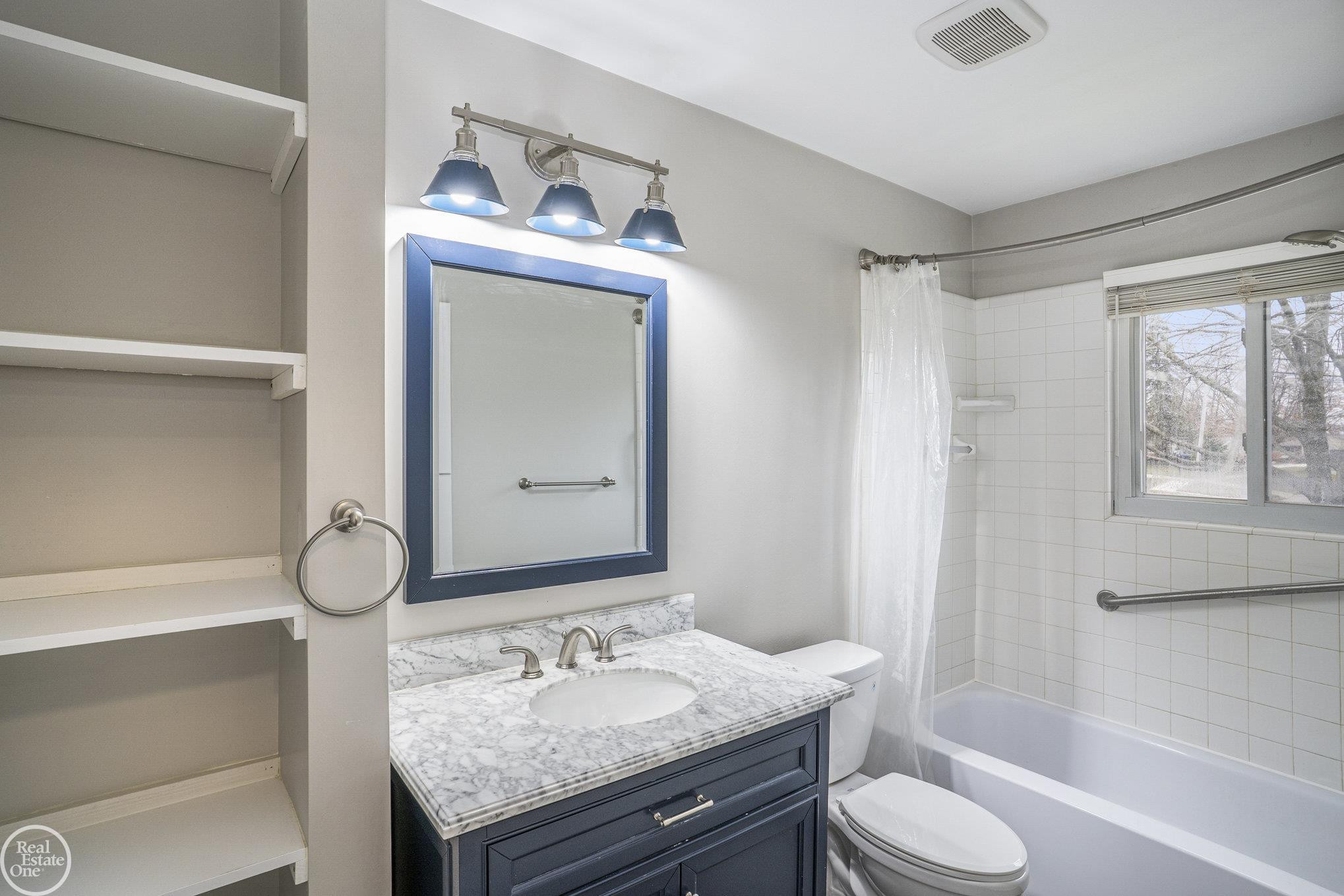 552 Hilldale Circle, Milford, MI 48381 — Photo 7