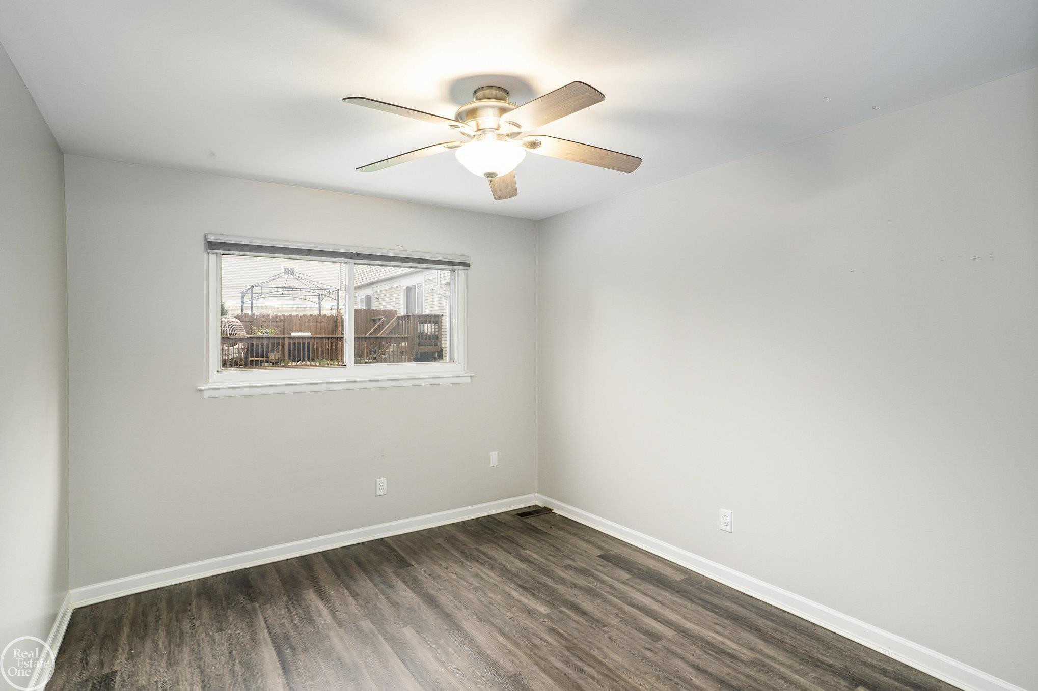 552 Hilldale Circle, Milford, MI 48381 — Photo 8