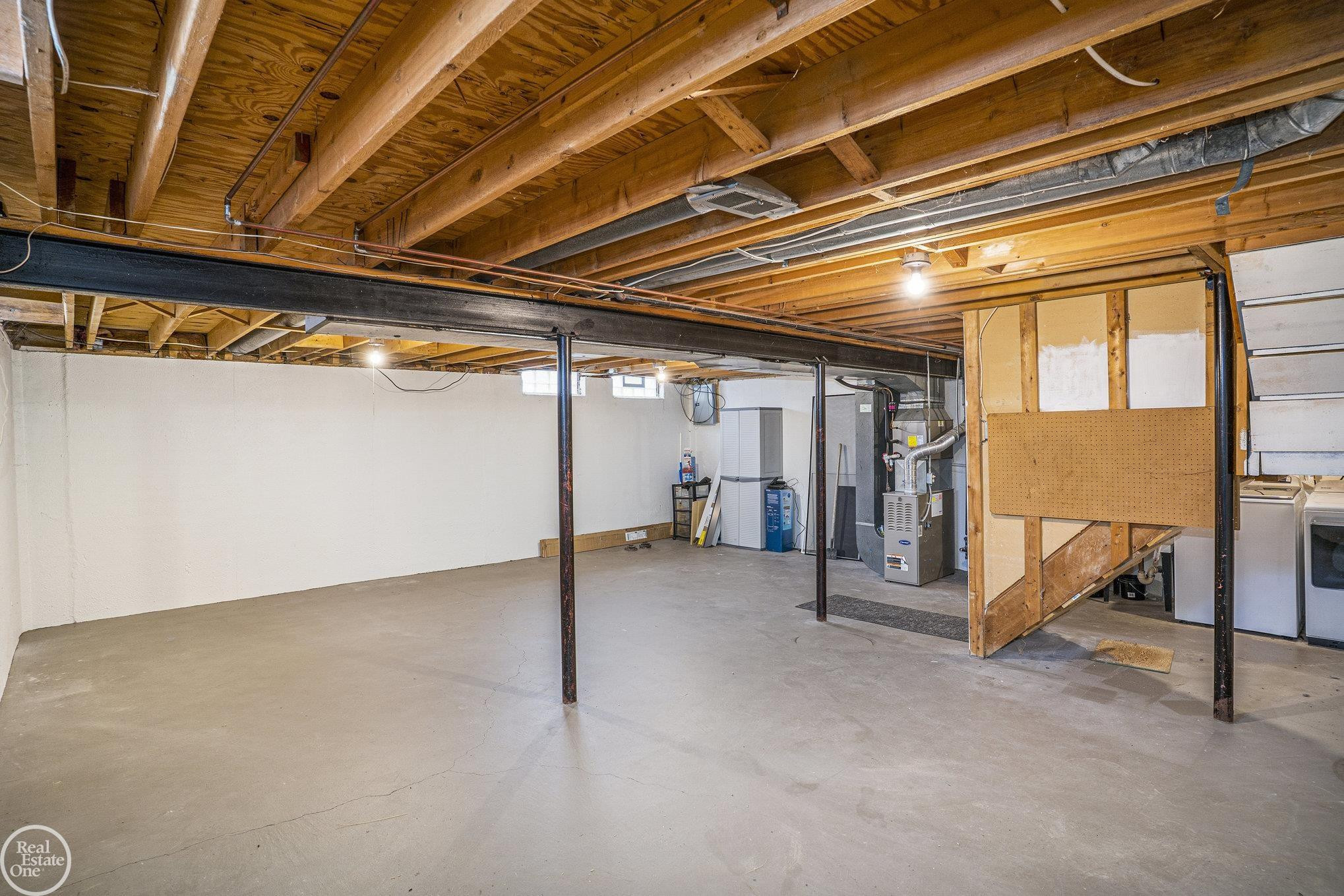 552 Hilldale Circle, Milford, MI 48381 — Photo 11
