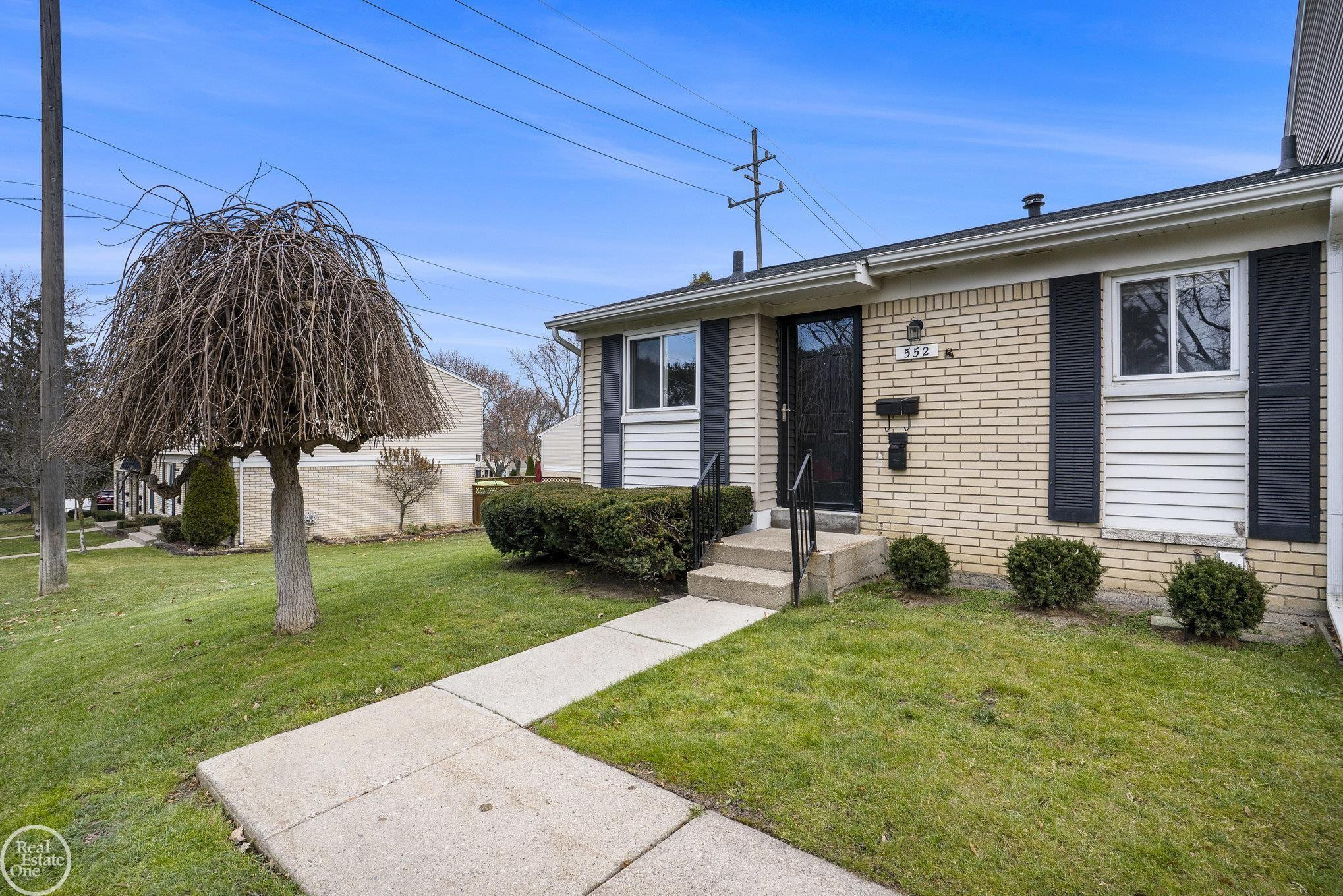 552 Hilldale Circle, Milford, MI 48381 — Photo 13