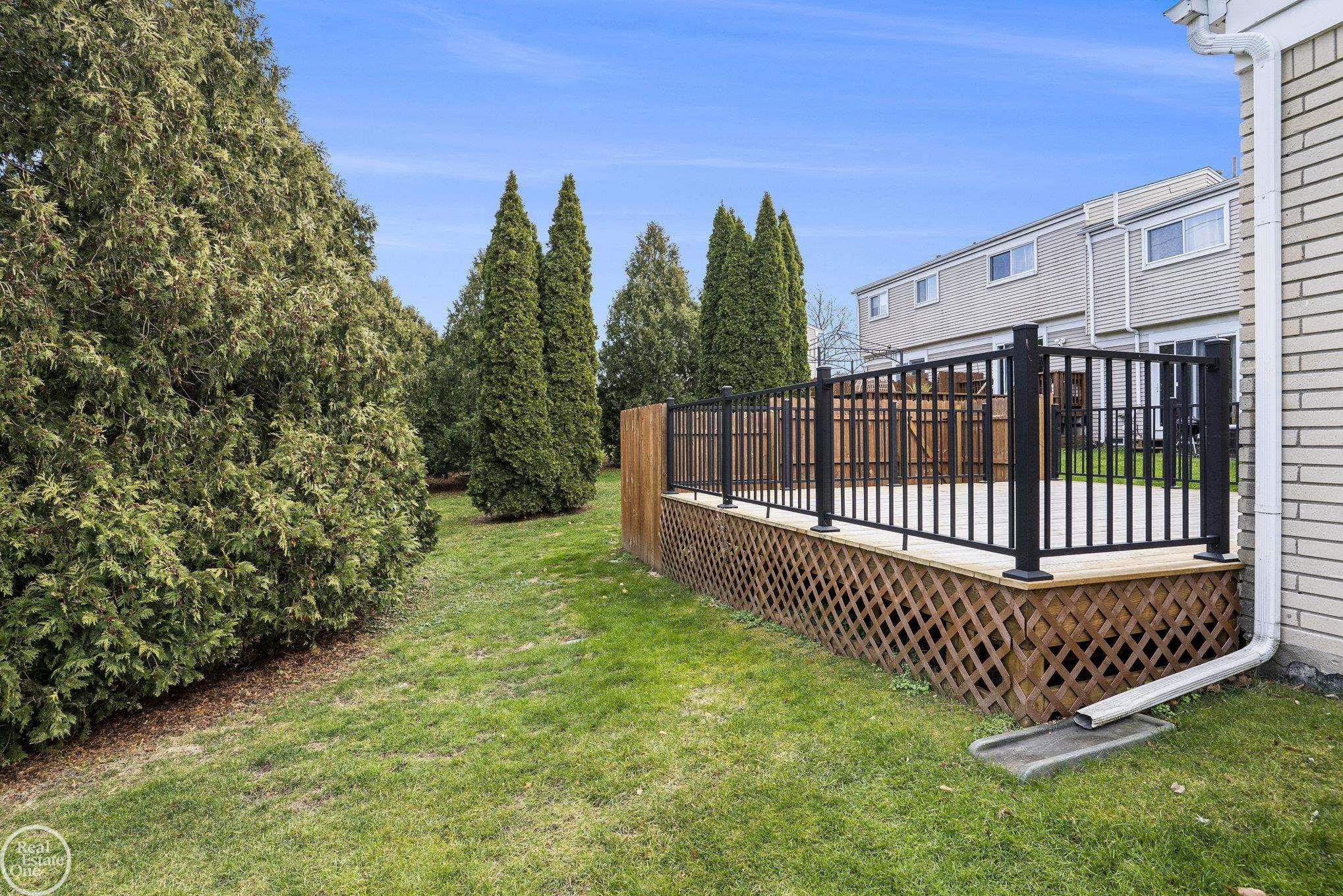 552 Hilldale Circle, Milford, MI 48381 — Photo 15