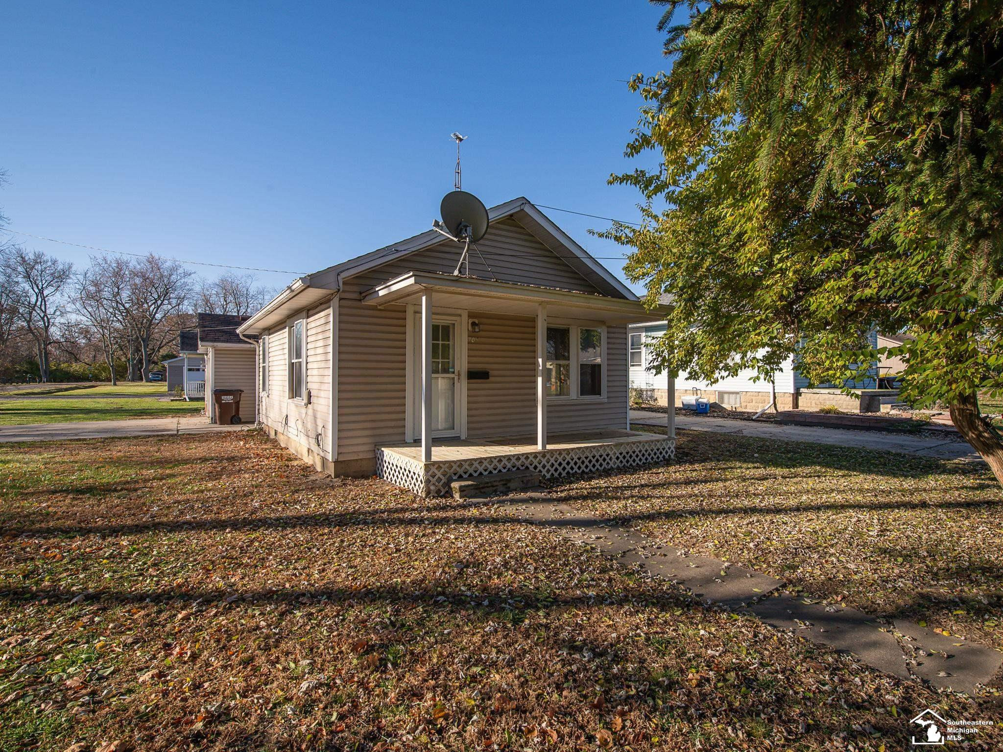 705 W 13th Street, Monroe, MI 48161 — front exterior