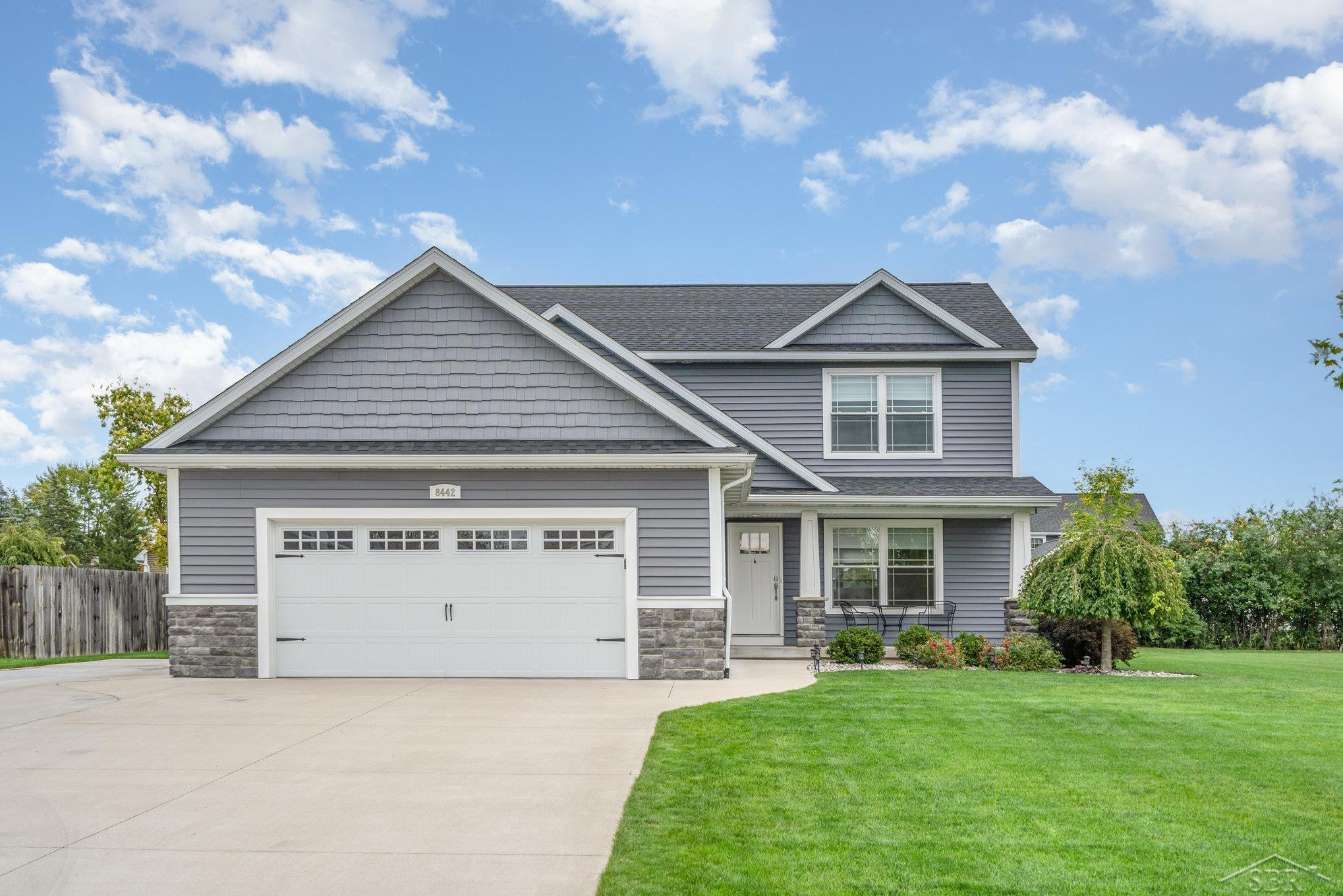 8442 Cottonwood Drive, Freeland, MI 48623 — front exterior