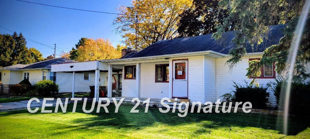 612 Sunnyside Drive, Chesaning, MI 48616 — front exterior
