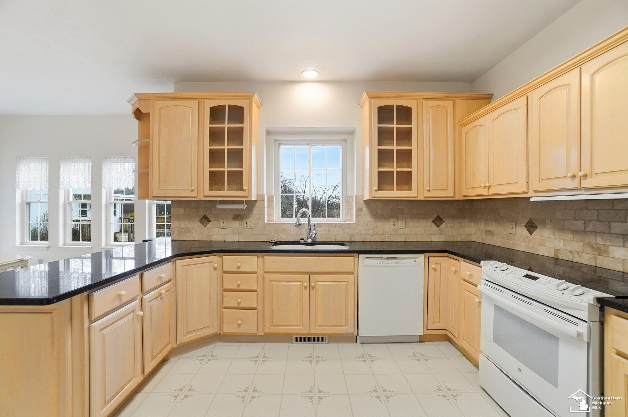 5470 Emerson Drive, MI 49267 — Photo 22