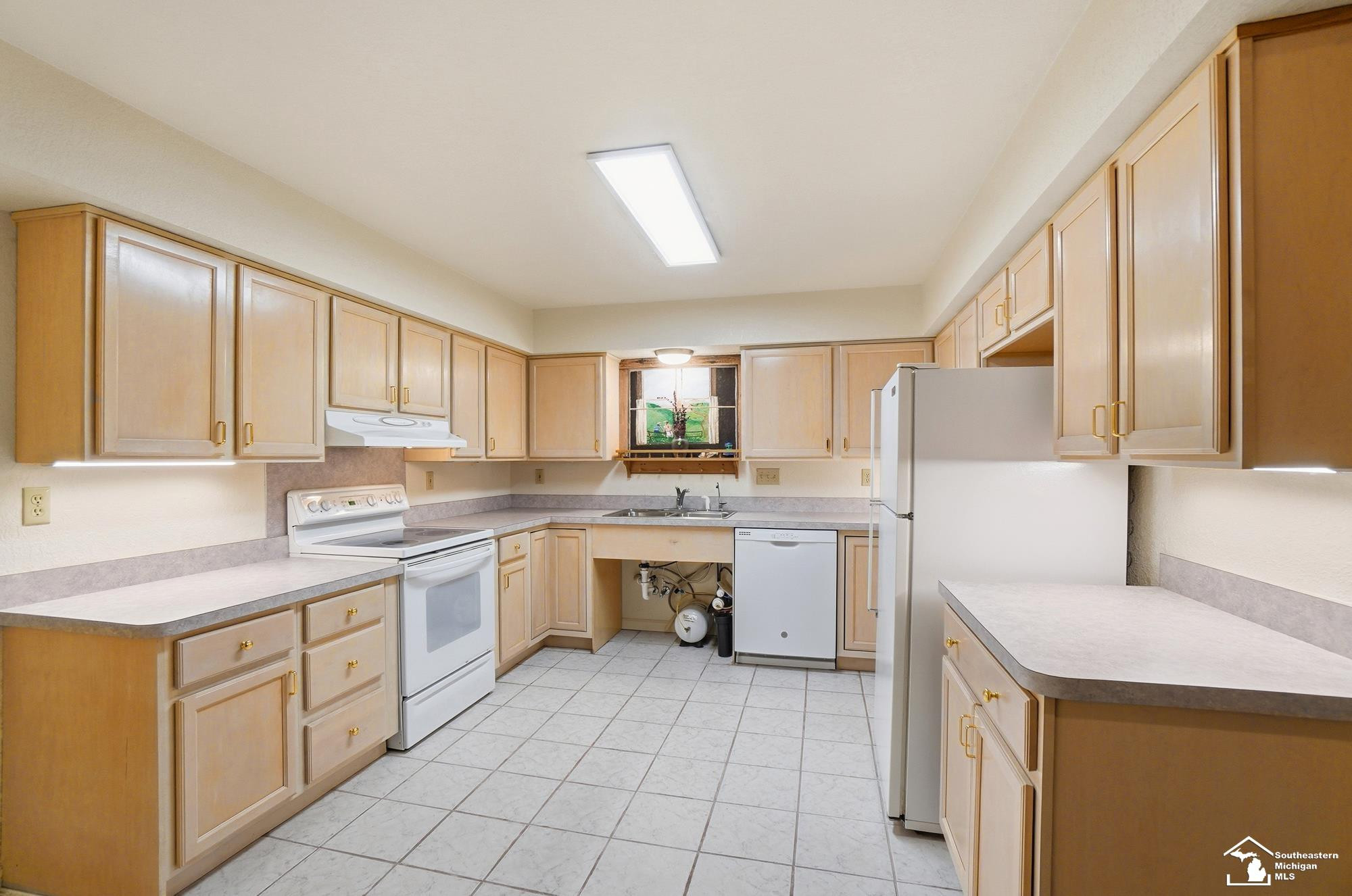 5470 Emerson Drive, MI 49267 — Photo 66