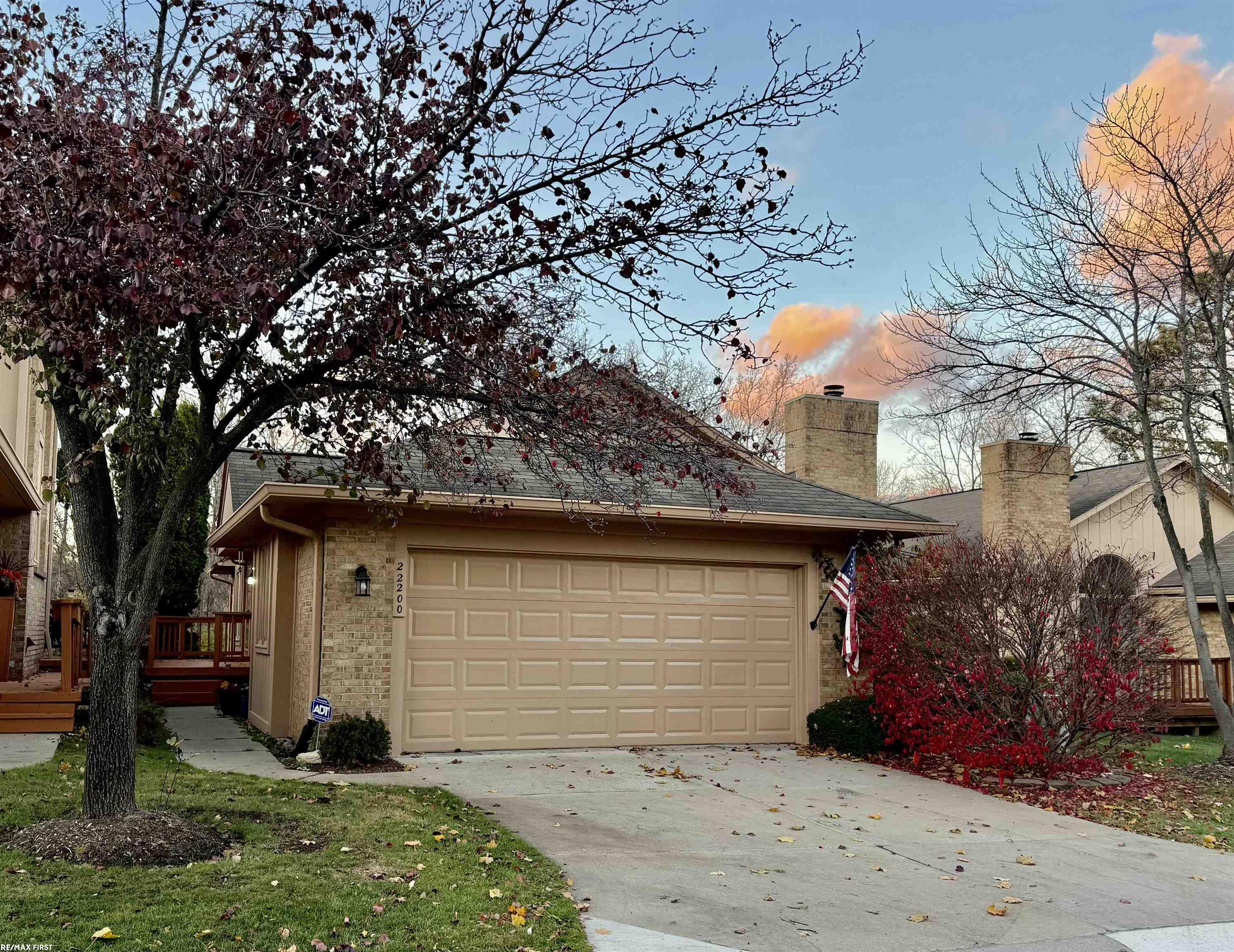 22200 River Ridge Trail Trail, MI 48335 — Photo 2