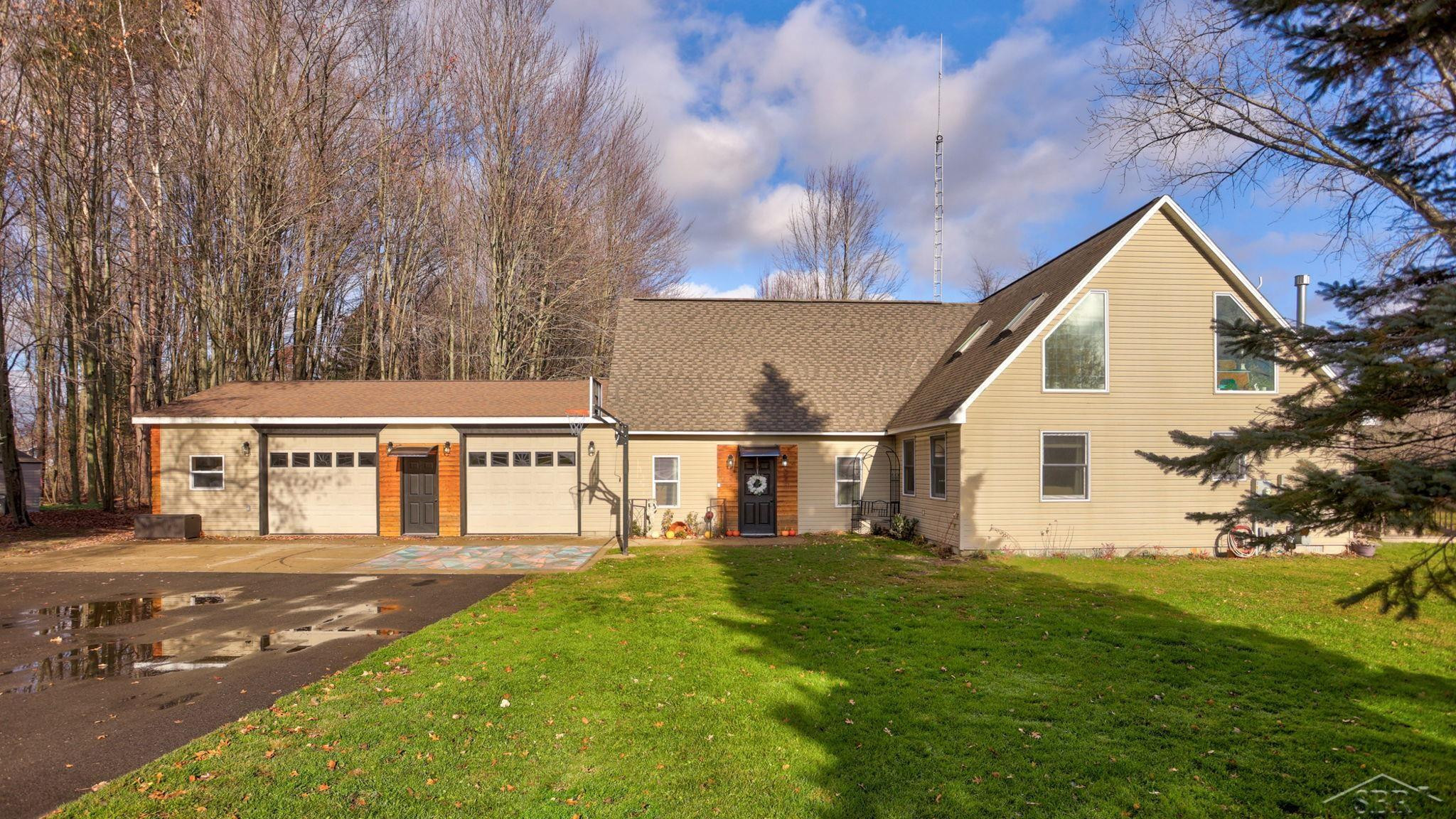 2122 Heather Way, Gladwin, MI 48624 — Photo 2