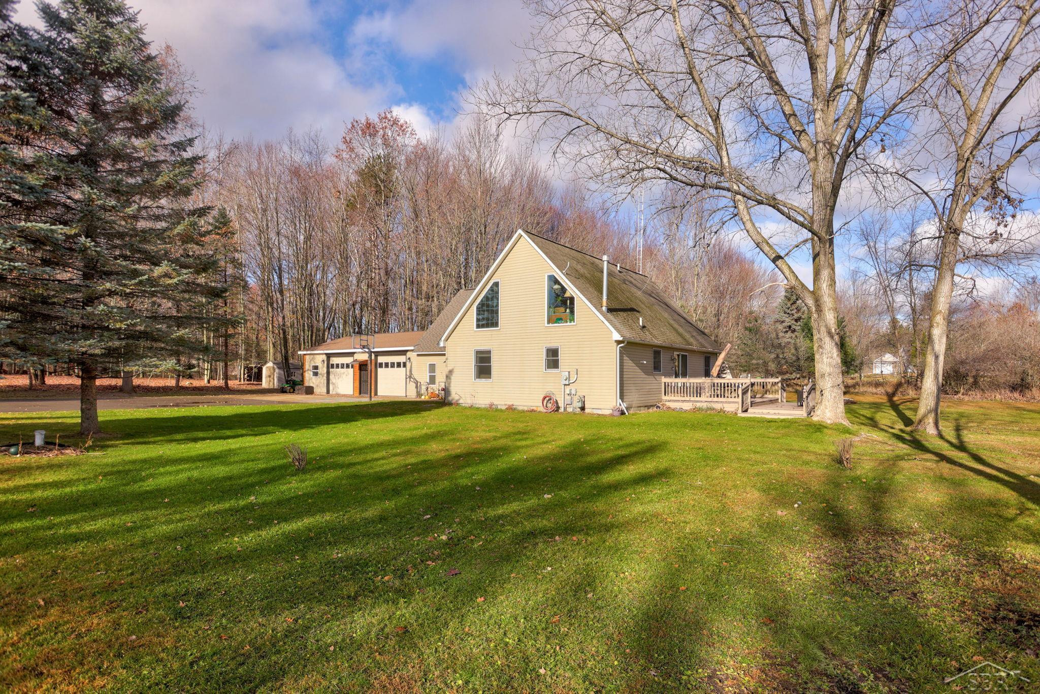 2122 Heather Way, Gladwin, MI 48624 — Photo 4