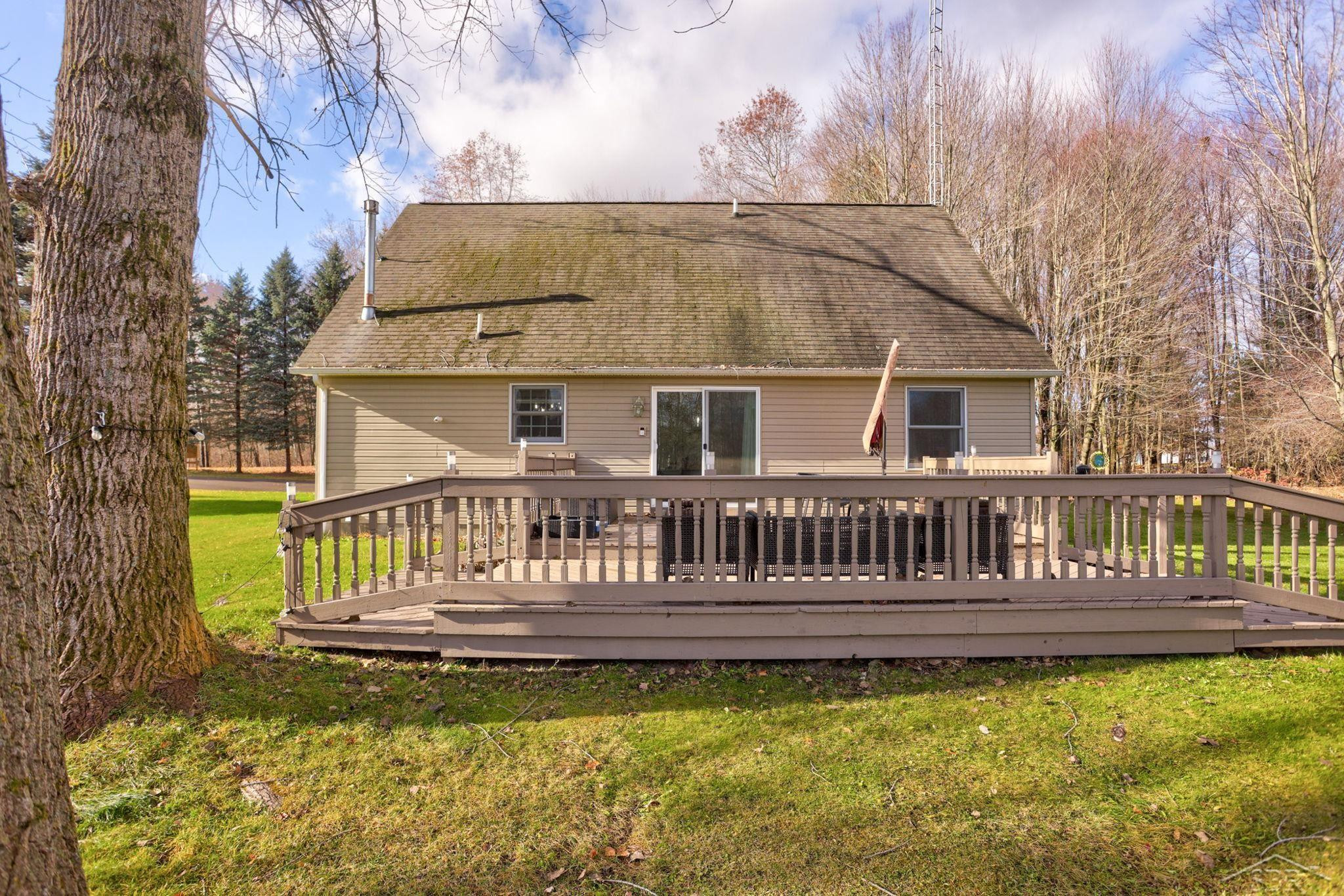 2122 Heather Way, Gladwin, MI 48624 — Photo 35