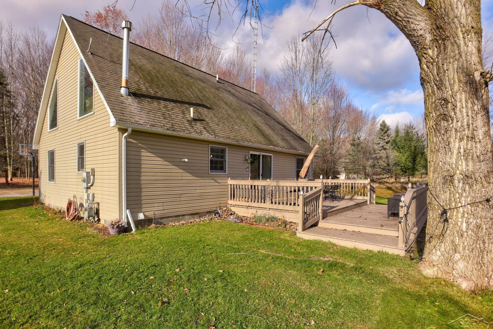 2122 Heather Way, Gladwin, MI 48624 — Photo 36