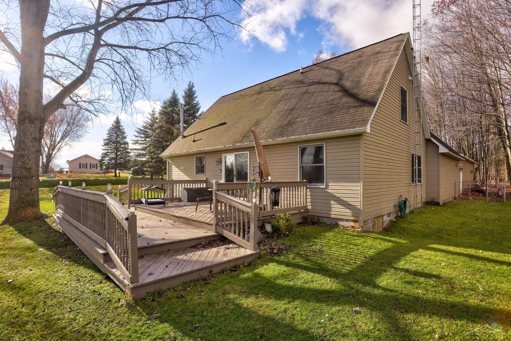 2122 Heather Way, Gladwin, MI 48624 — Photo 37