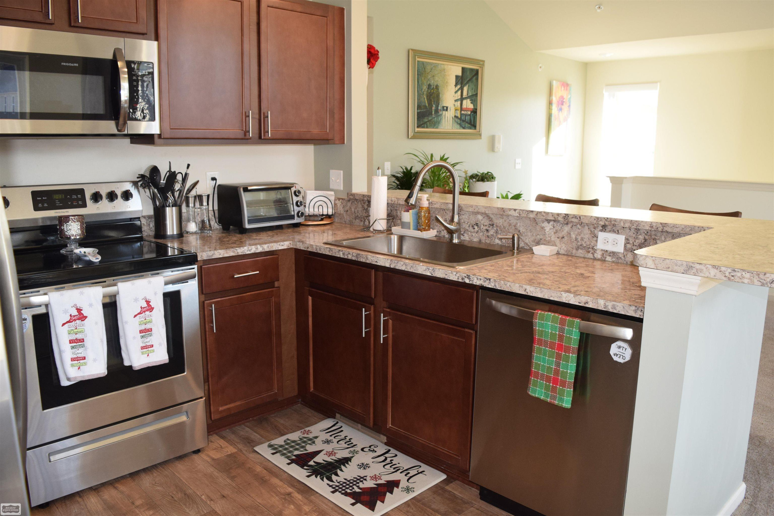 22053 Aberdeen Drive, MI 48042 — Photo 9