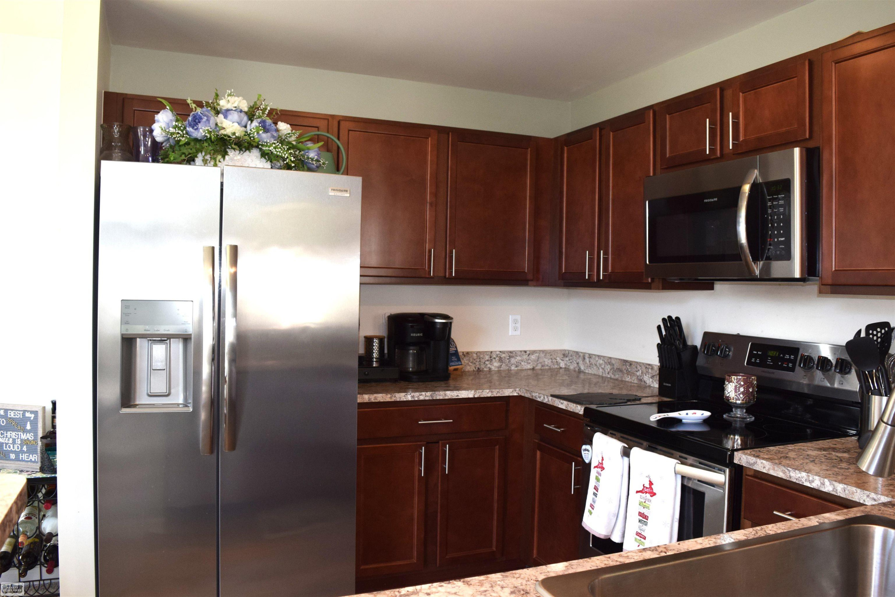 22053 Aberdeen Drive, MI 48042 — Photo 10