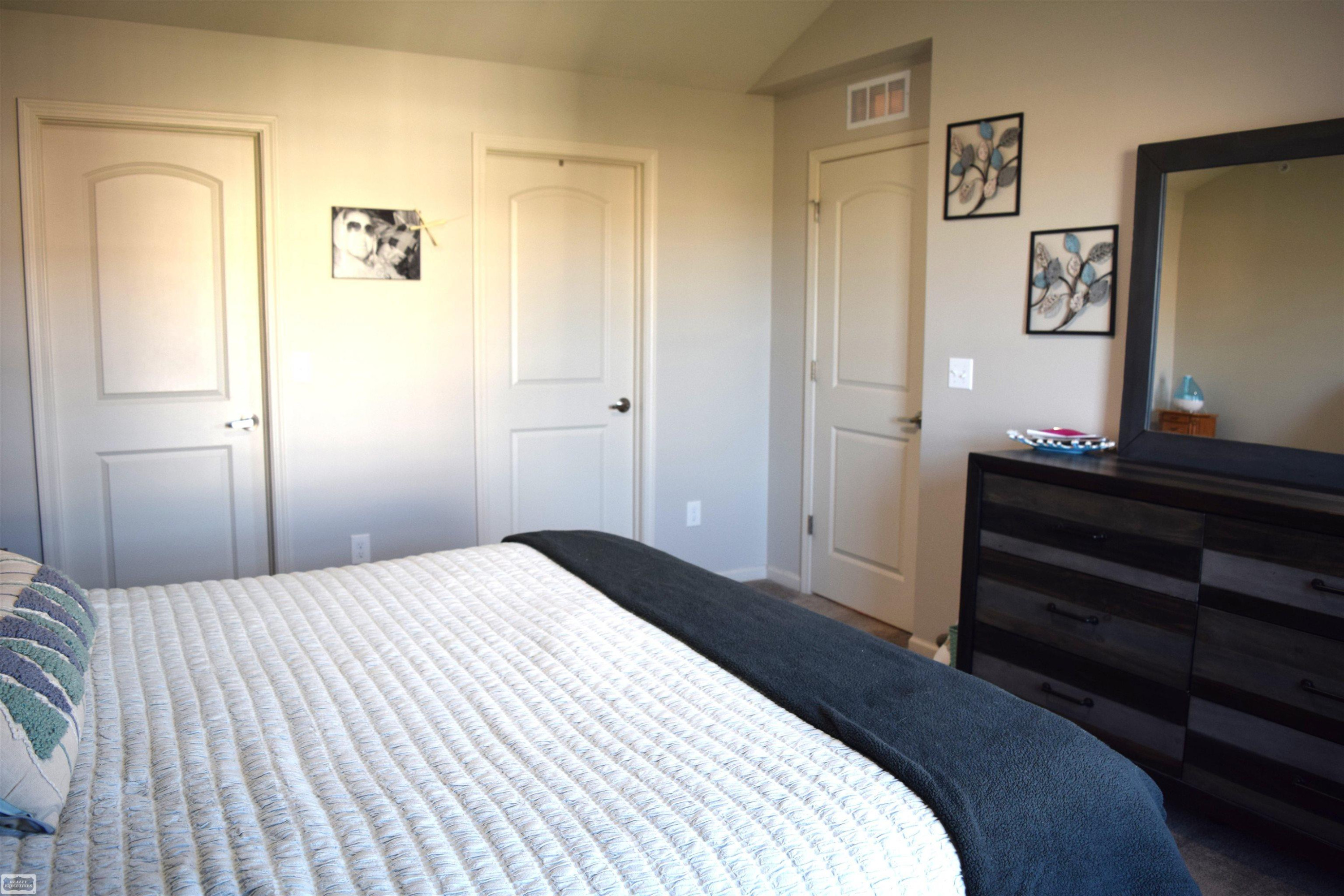 22053 Aberdeen Drive, MI 48042 — Photo 14
