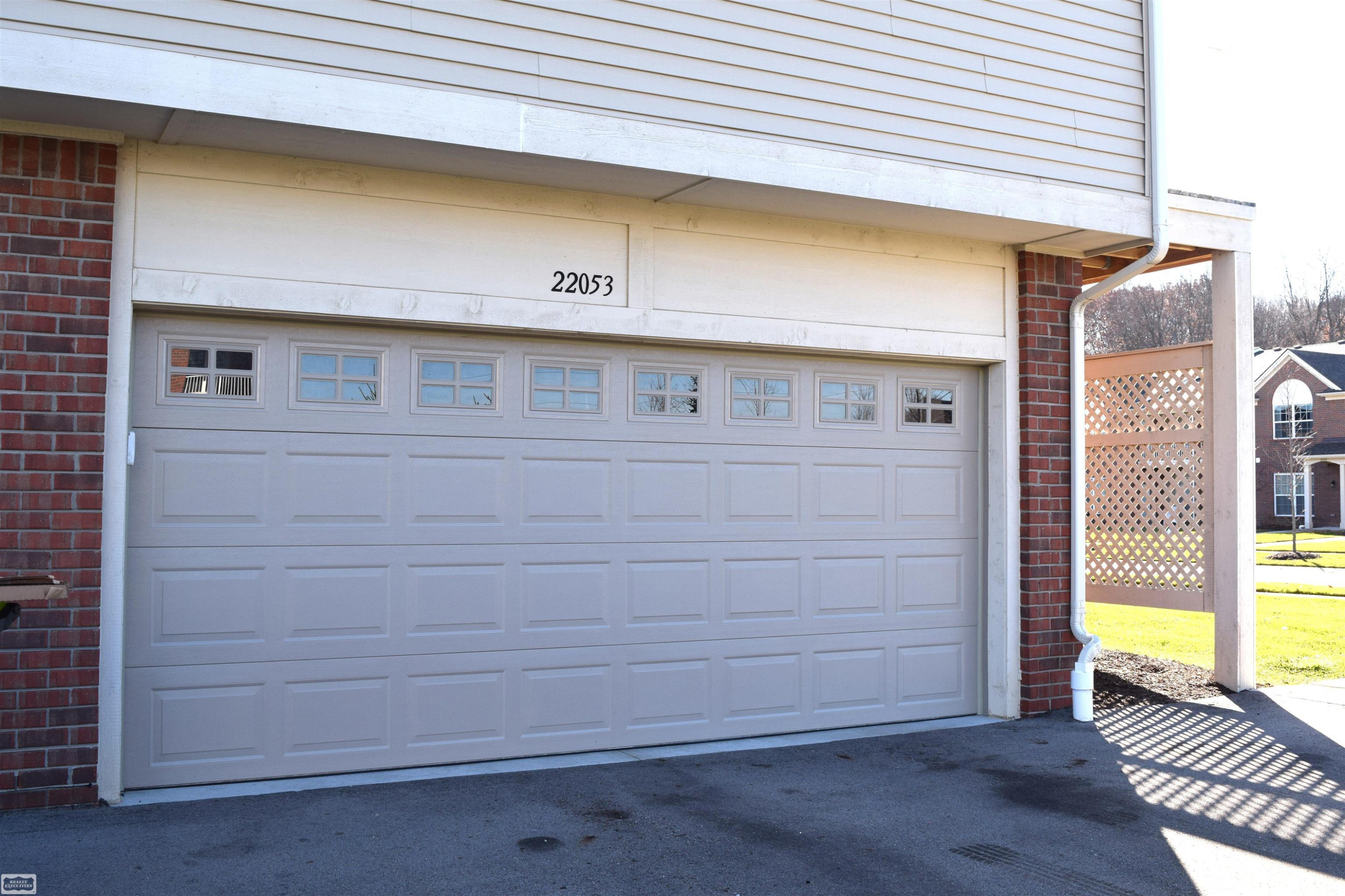 22053 Aberdeen Drive, MI 48042 — Photo 26