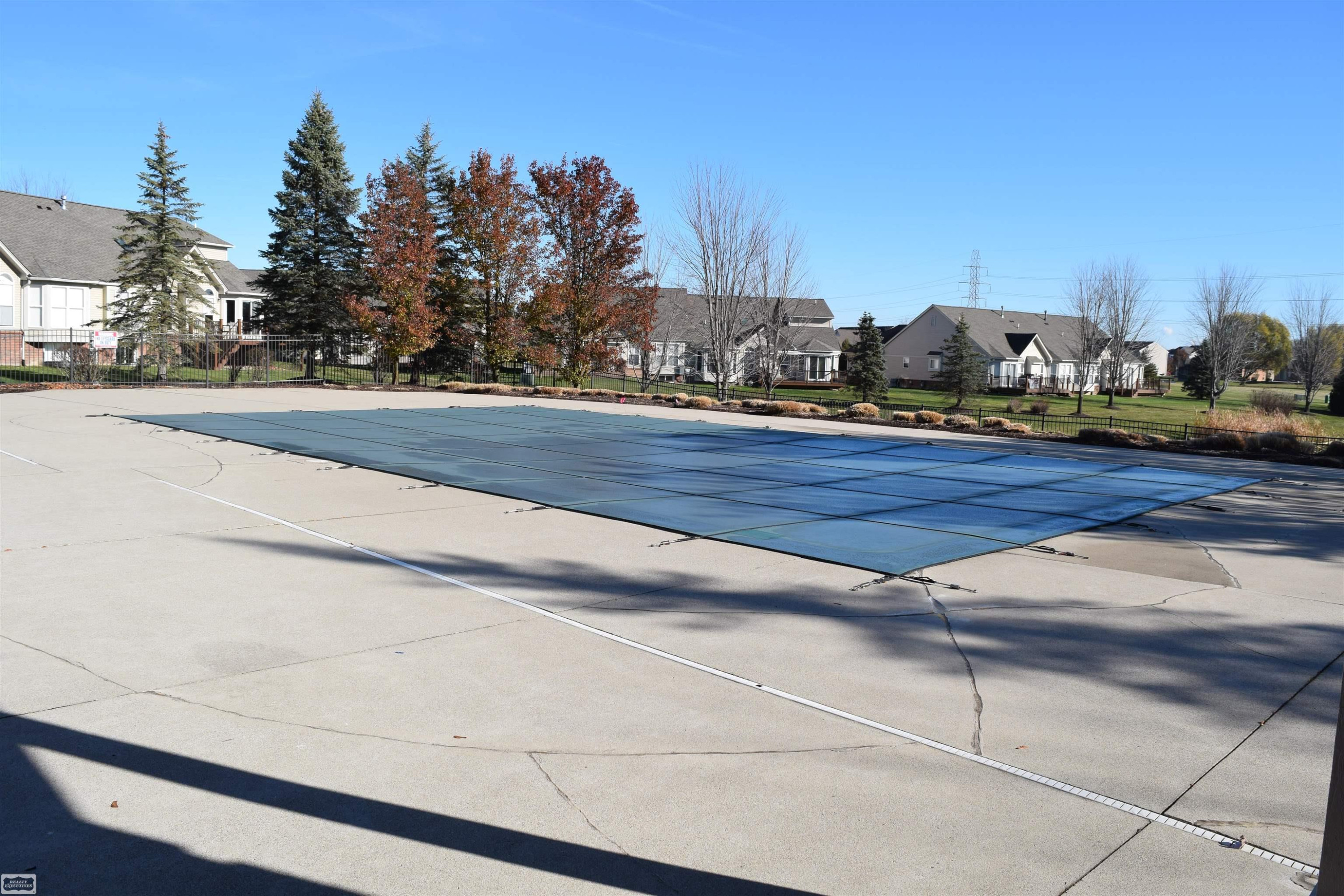 22053 Aberdeen Drive, MI 48042 — Photo 31