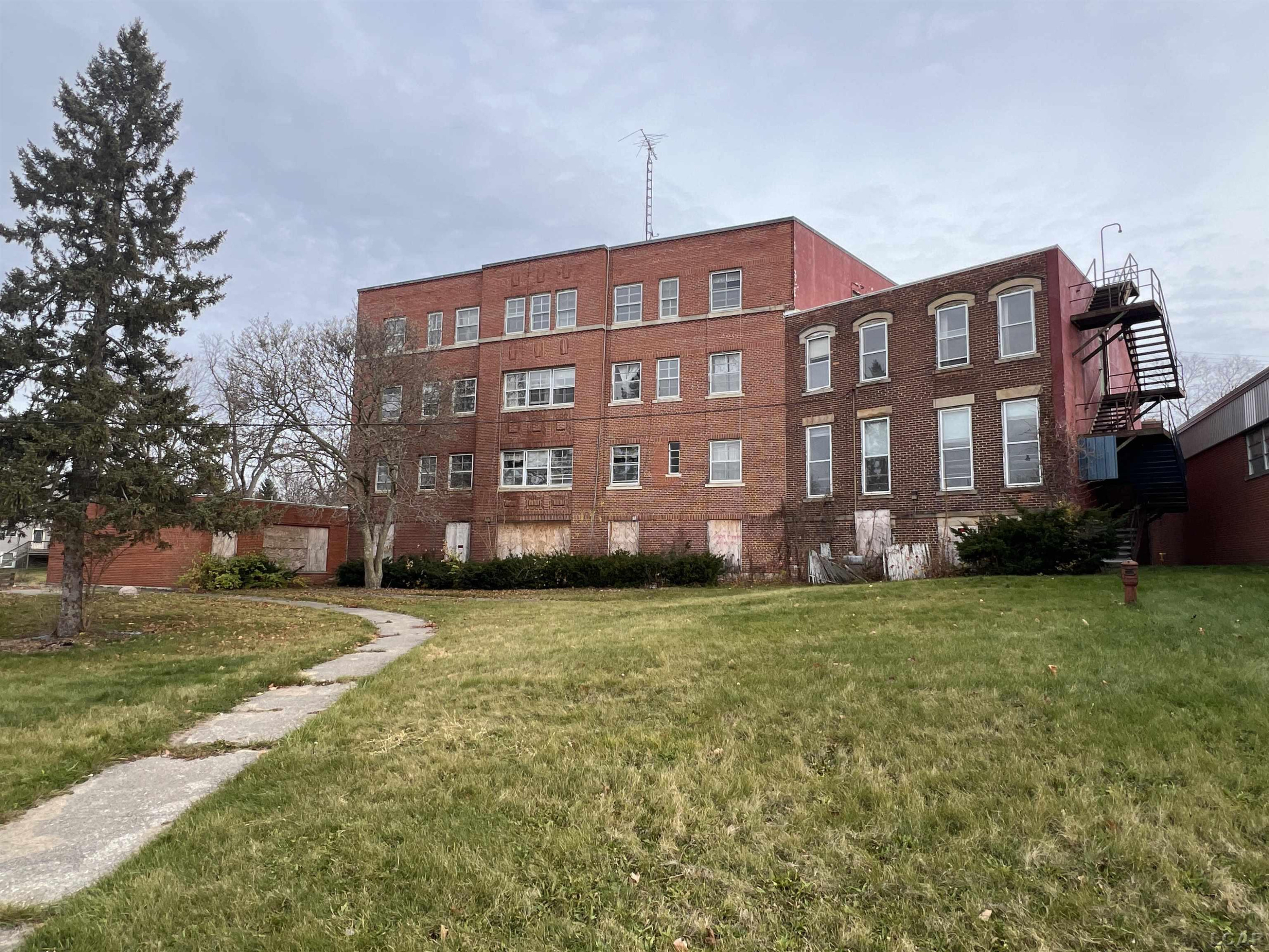 120 North Locust Street, Adrian, MI 49221
