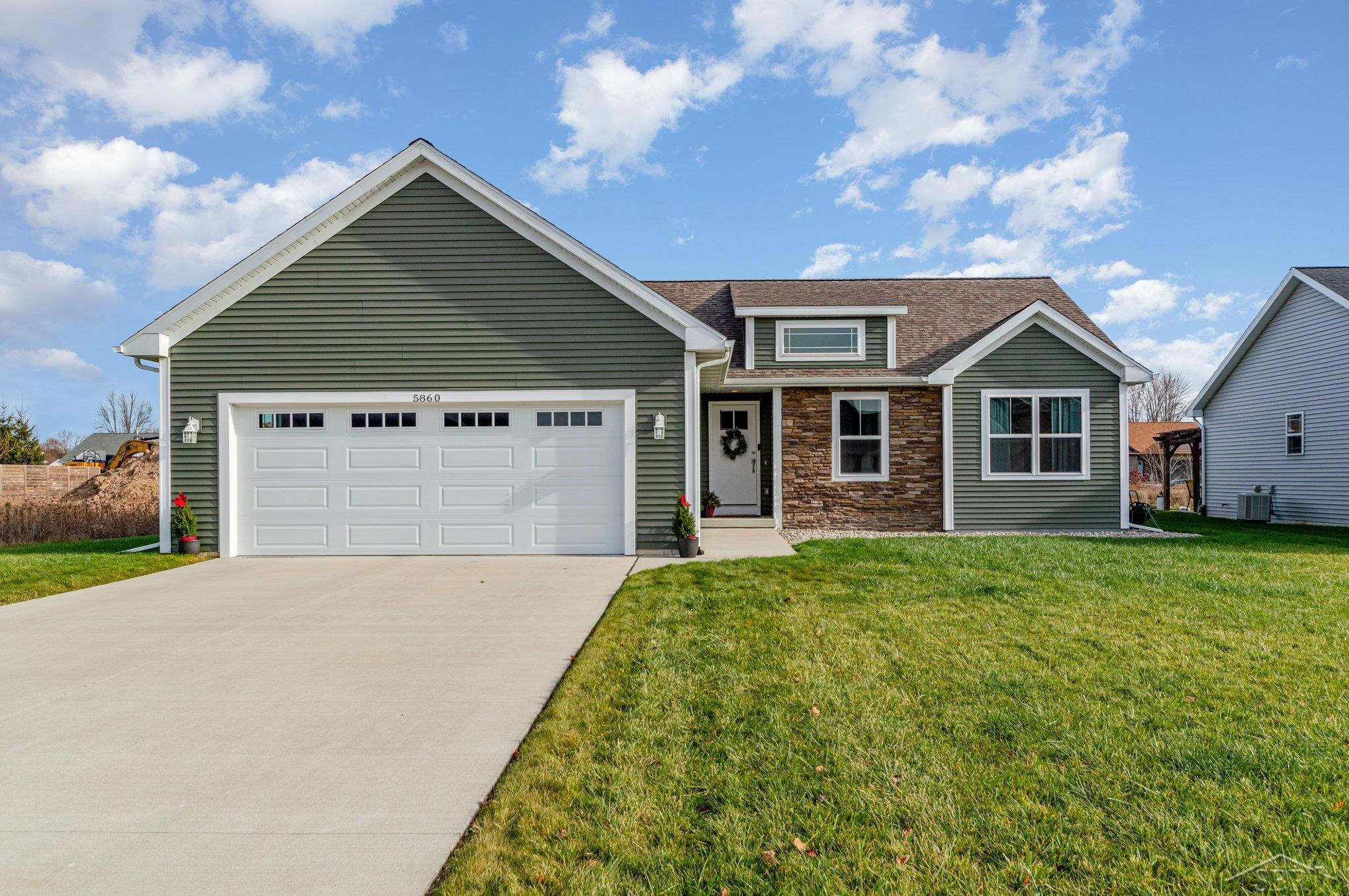 5860 Cotton Top Crest, Freeland, MI 48623 — Photo 2