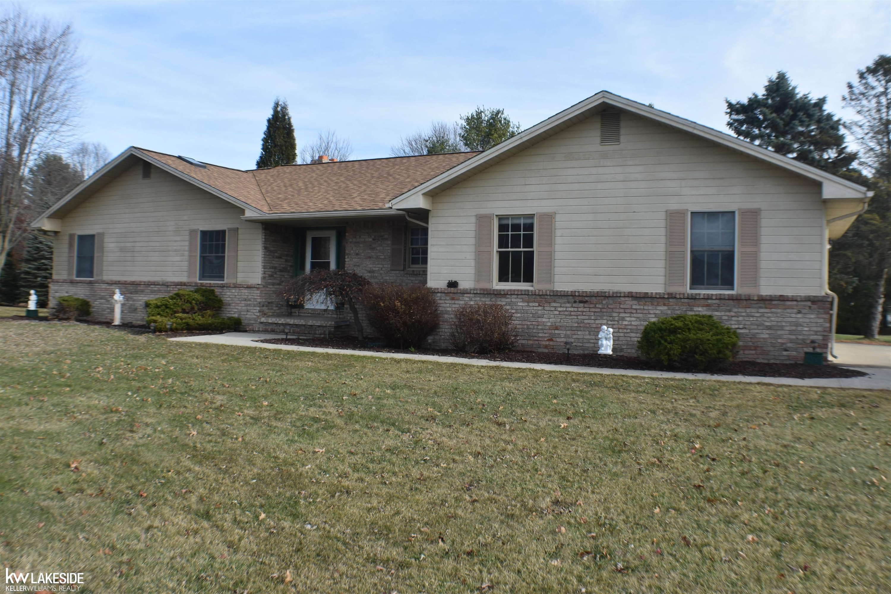 3405 Hemlock Court, MI — Photo 2