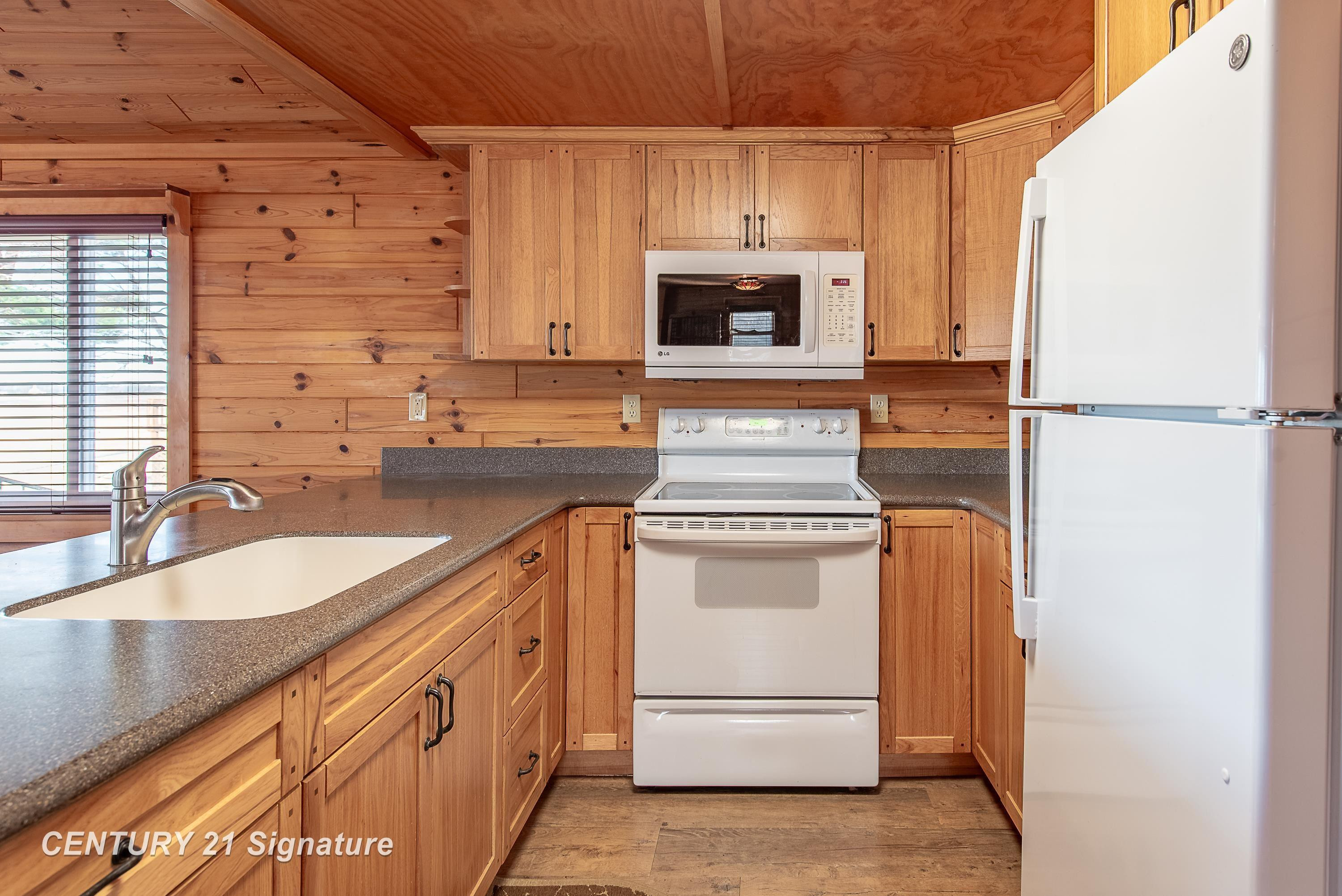 777 Kaypat Street, Hope, MI 48628 — Photo 9