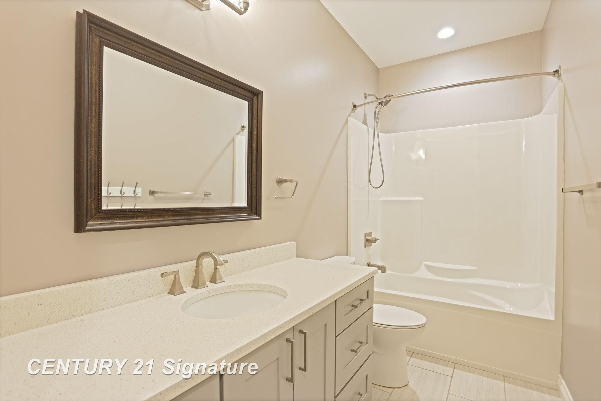 10060 Hemphill Drive, Freeland, MI 48623 — Photo 27