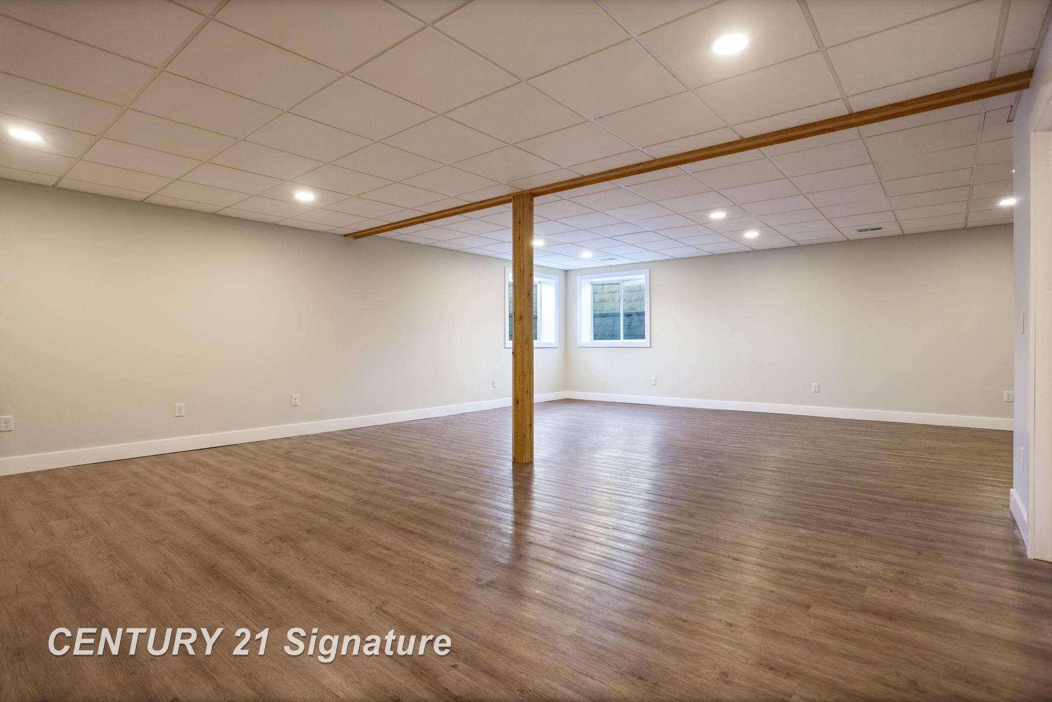 10060 Hemphill Drive, Freeland, MI 48623 — Photo 32