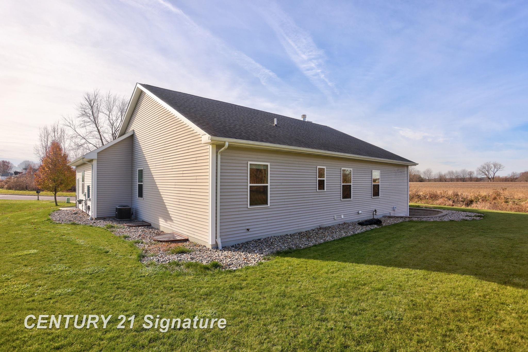 10060 Hemphill Drive, Freeland, MI 48623 — Photo 43