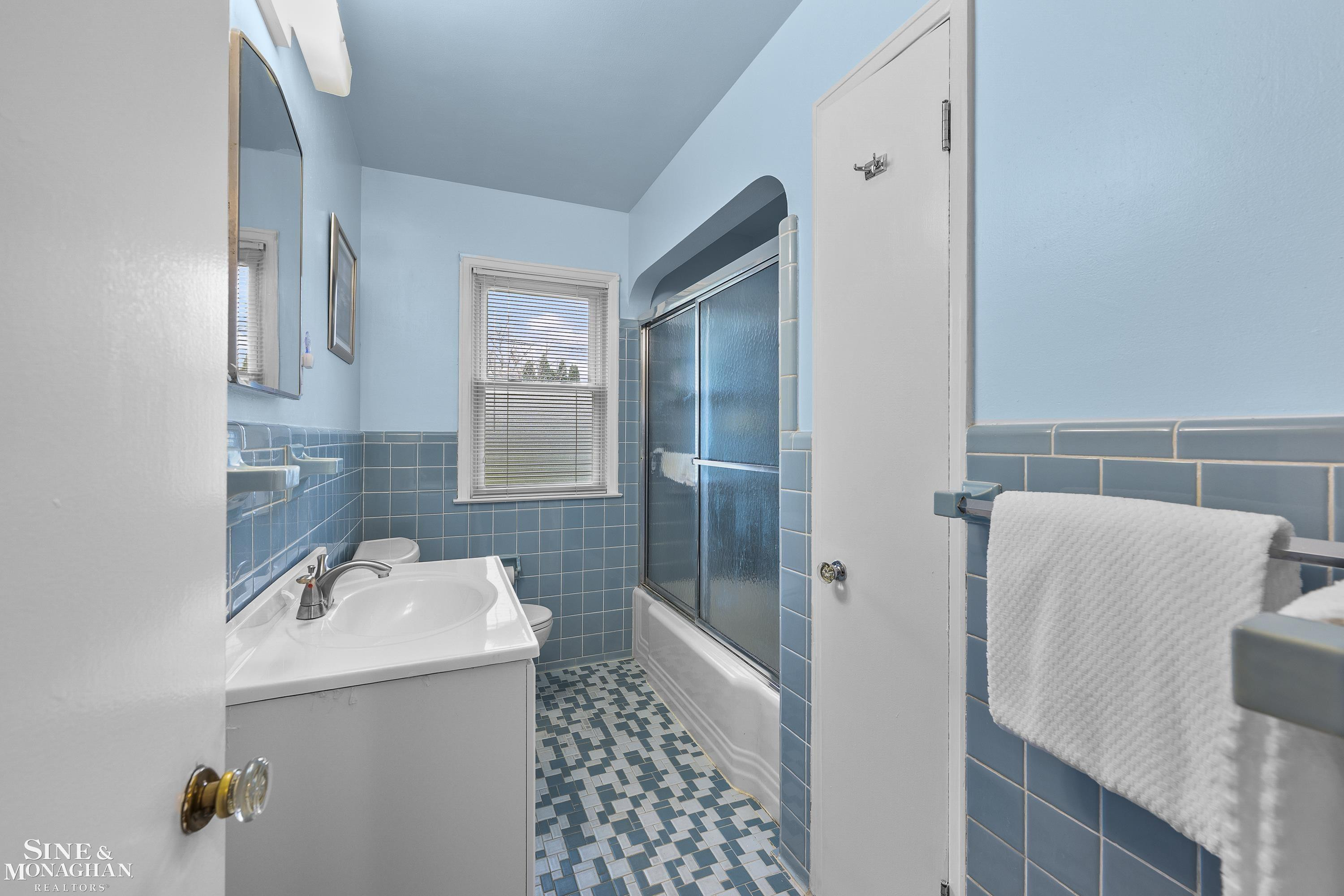 463 Colonial Court, Grosse Pointe Farms, MI 48236 — Photo 17
