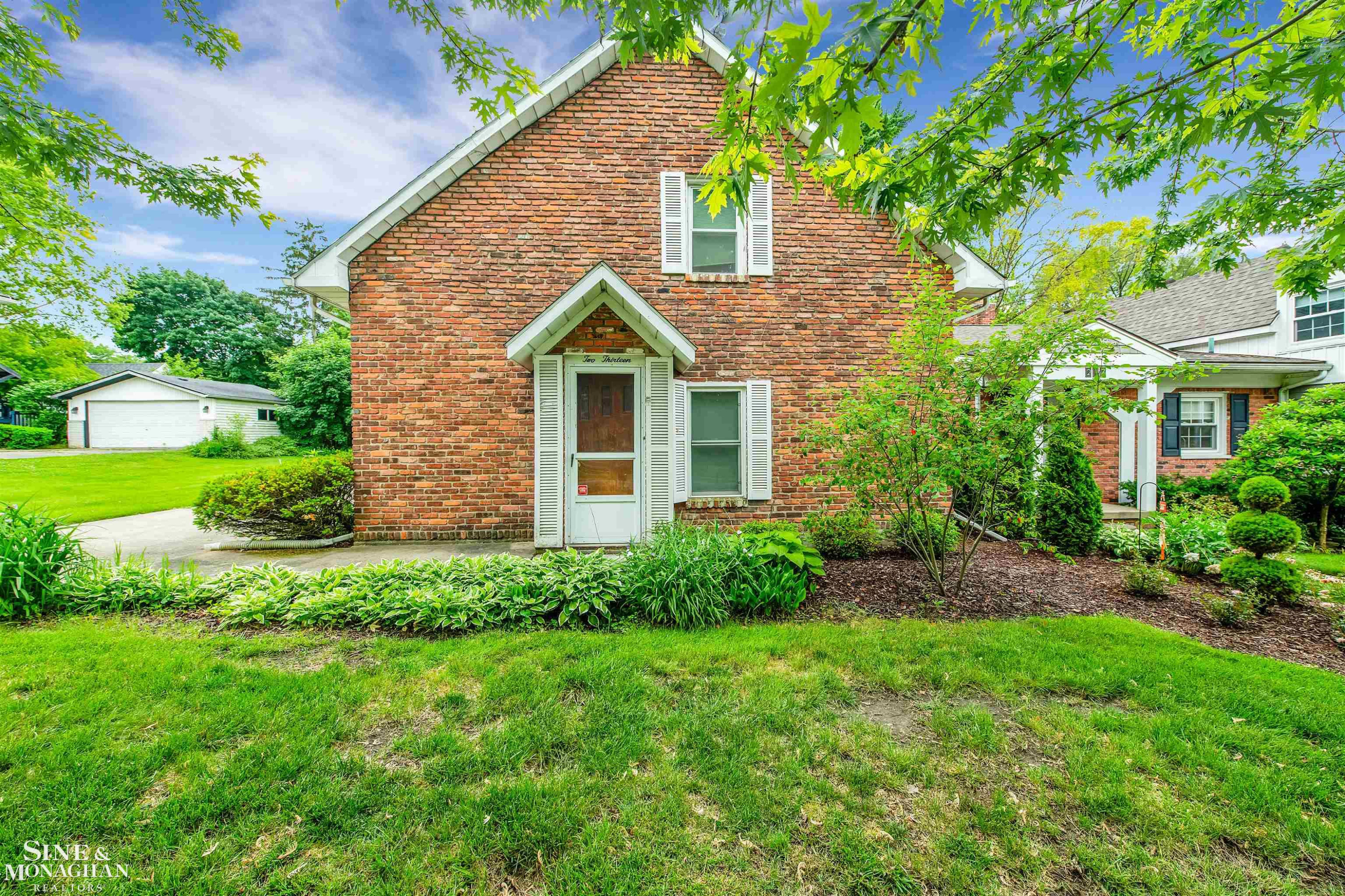 213 Muir Road, Grosse Pointe Farms, MI 48236 — front exterior