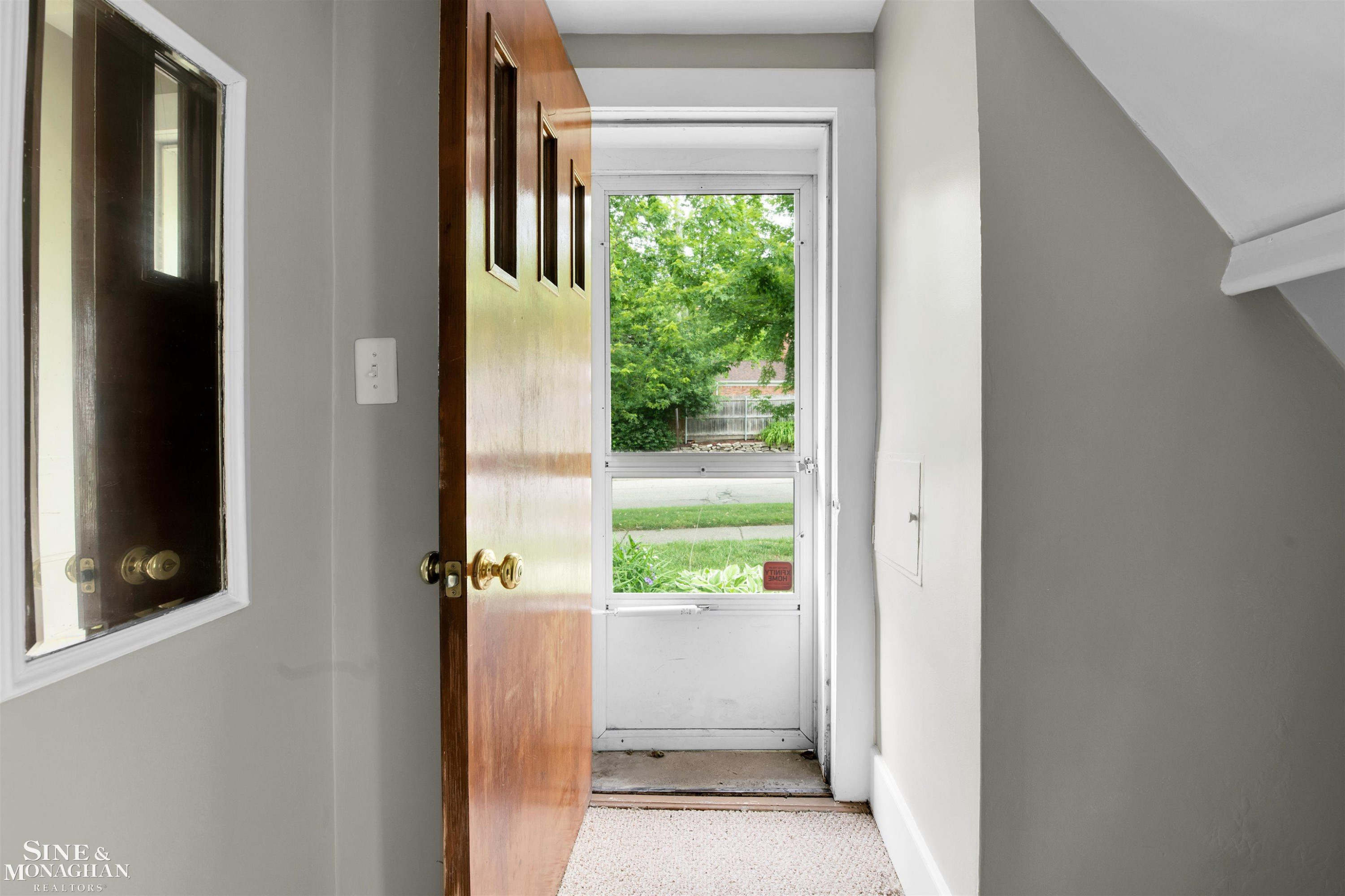 213 Muir Road, Grosse Pointe Farms, MI 48236 — Photo 2