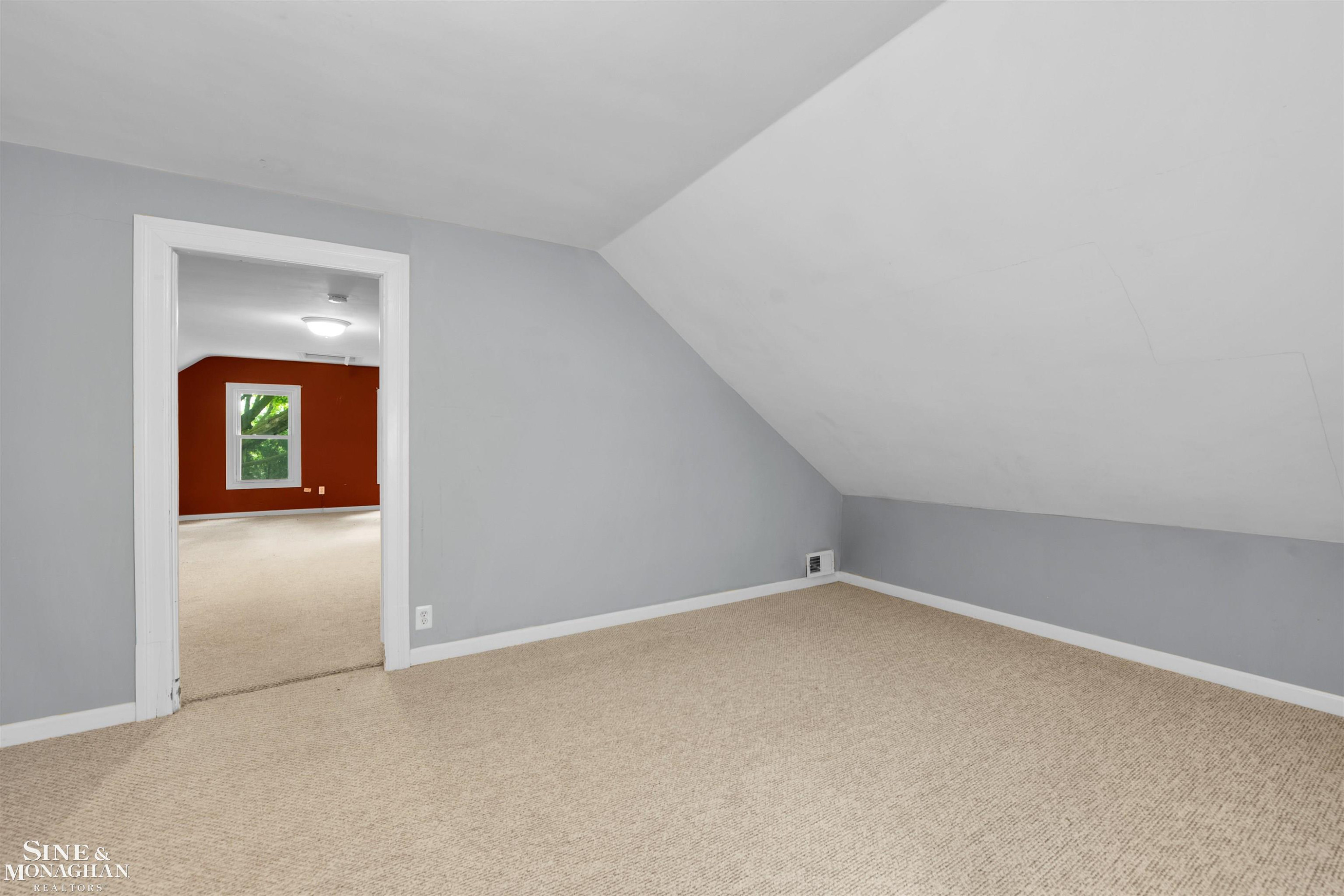 213 Muir Road, Grosse Pointe Farms, MI 48236 — Photo 12