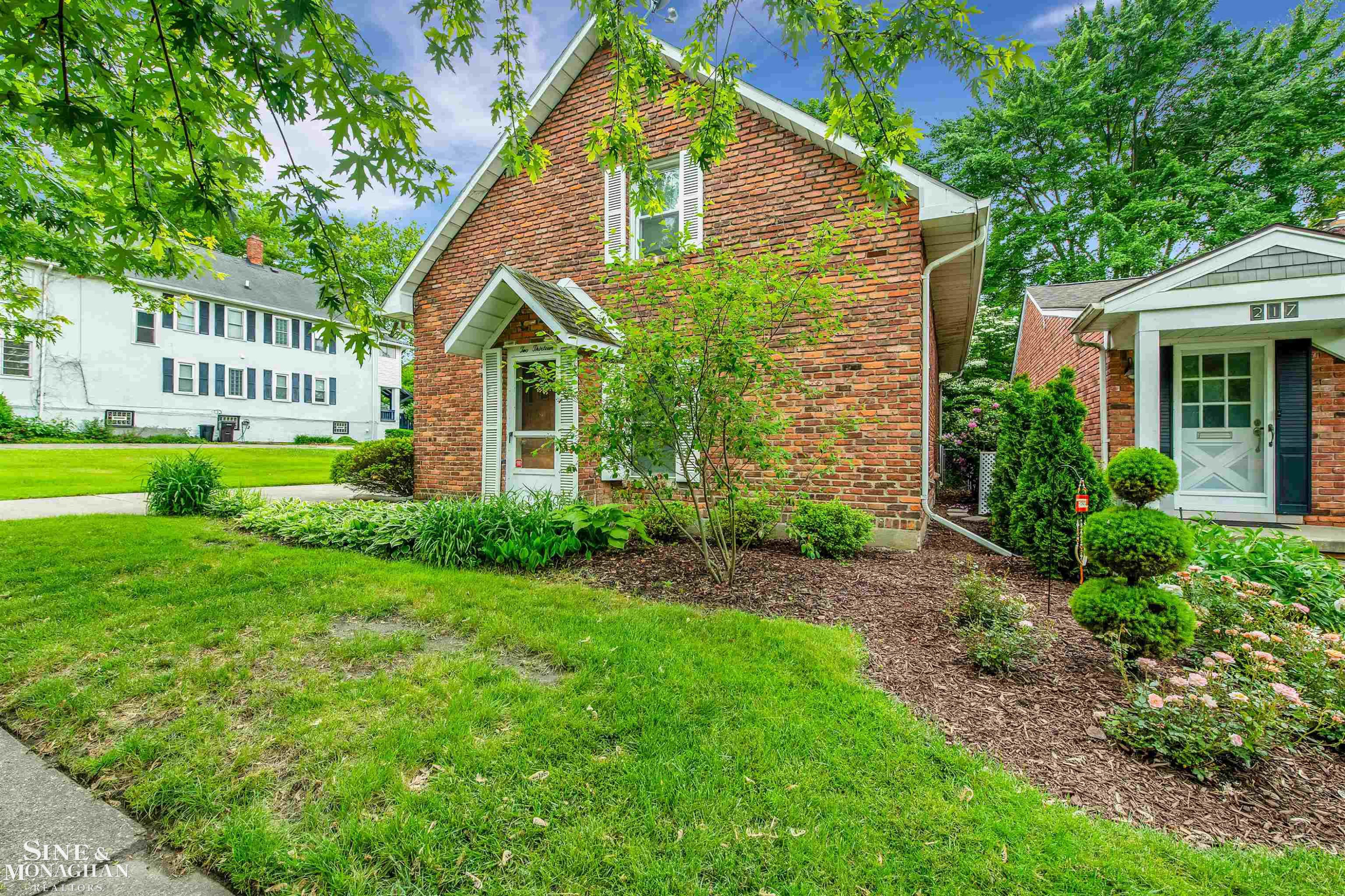 213 Muir Road, Grosse Pointe Farms, MI 48236 — Photo 19