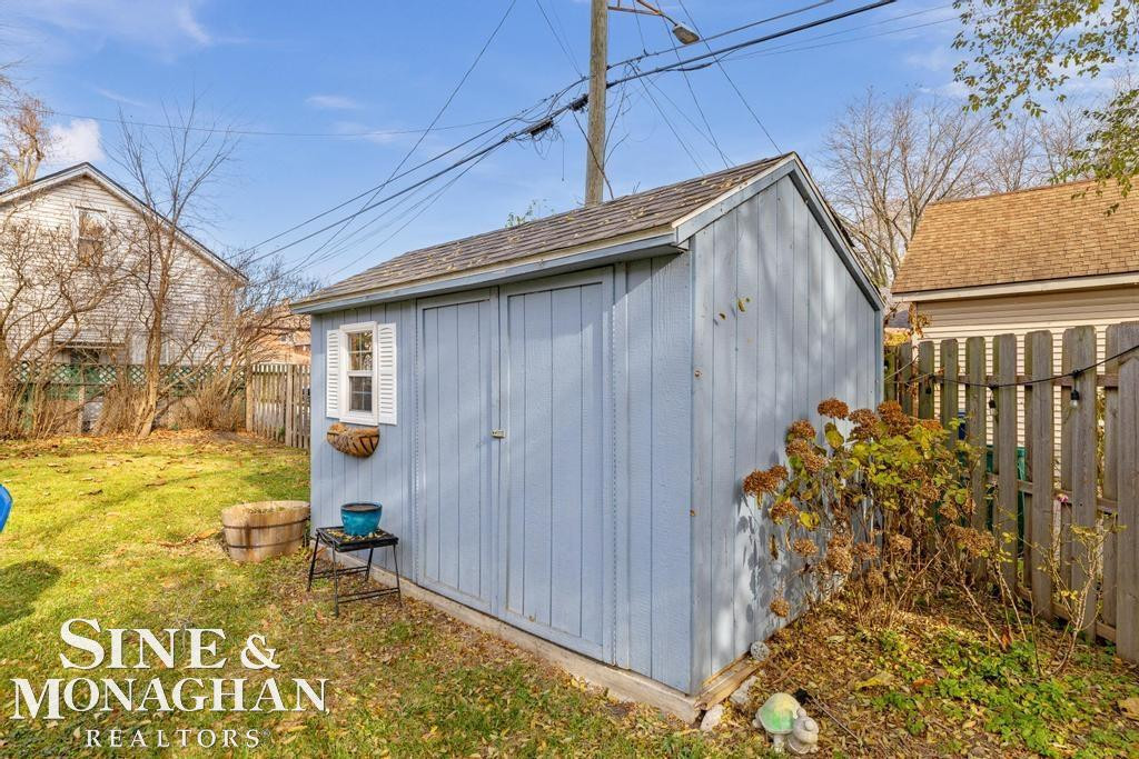 1332 Wayburn Street, Grosse Pointe Park, MI 48230 — Photo 31