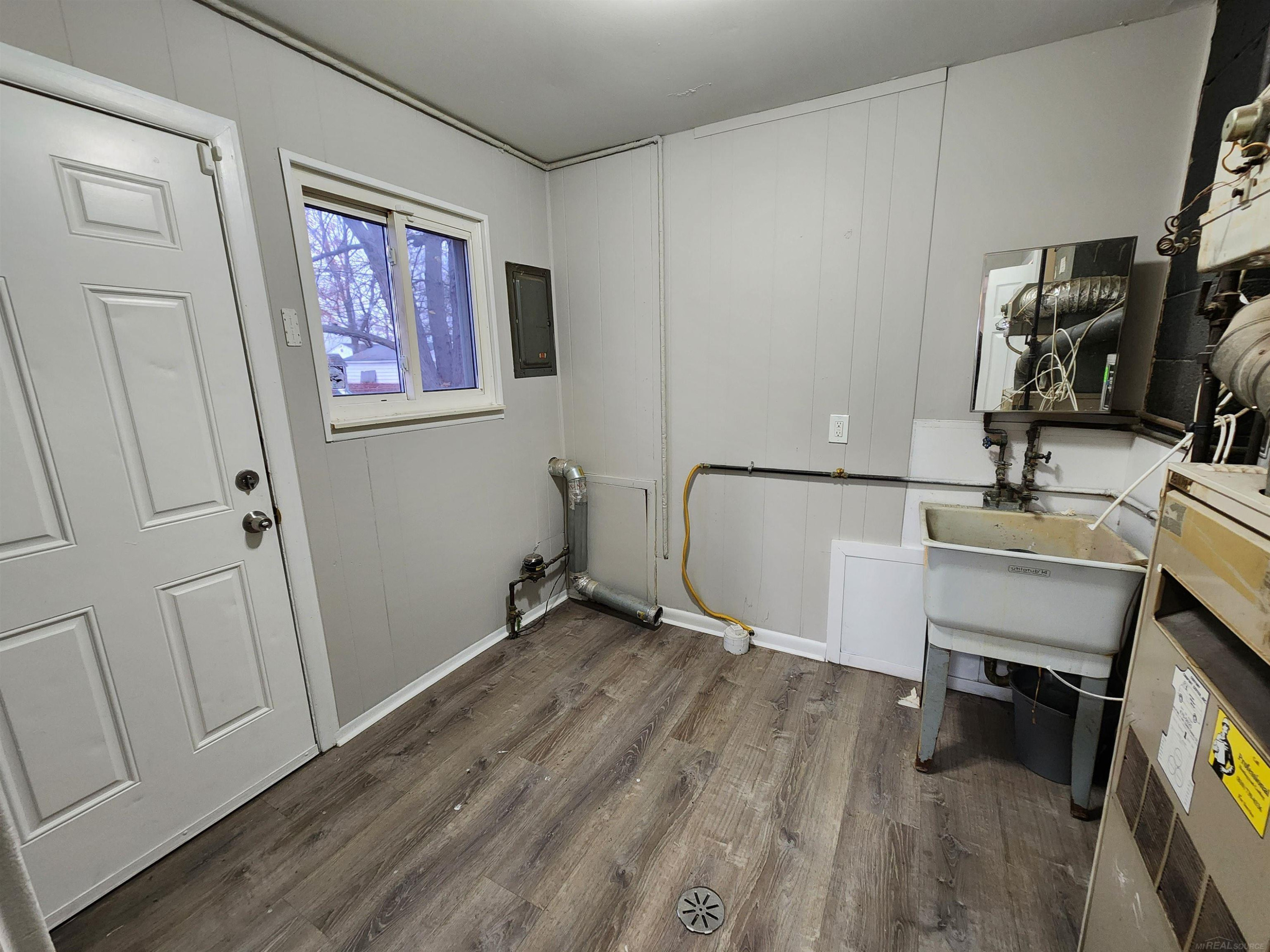 17405 Ivanhoe Street, Roseville, MI, 48066