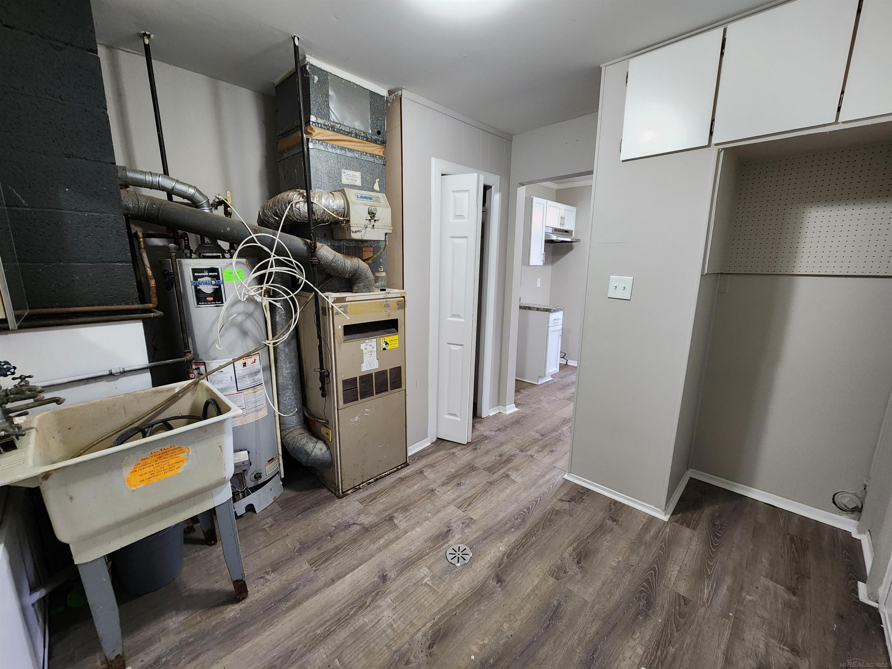 17405 Ivanhoe Street, Roseville, MI, 48066