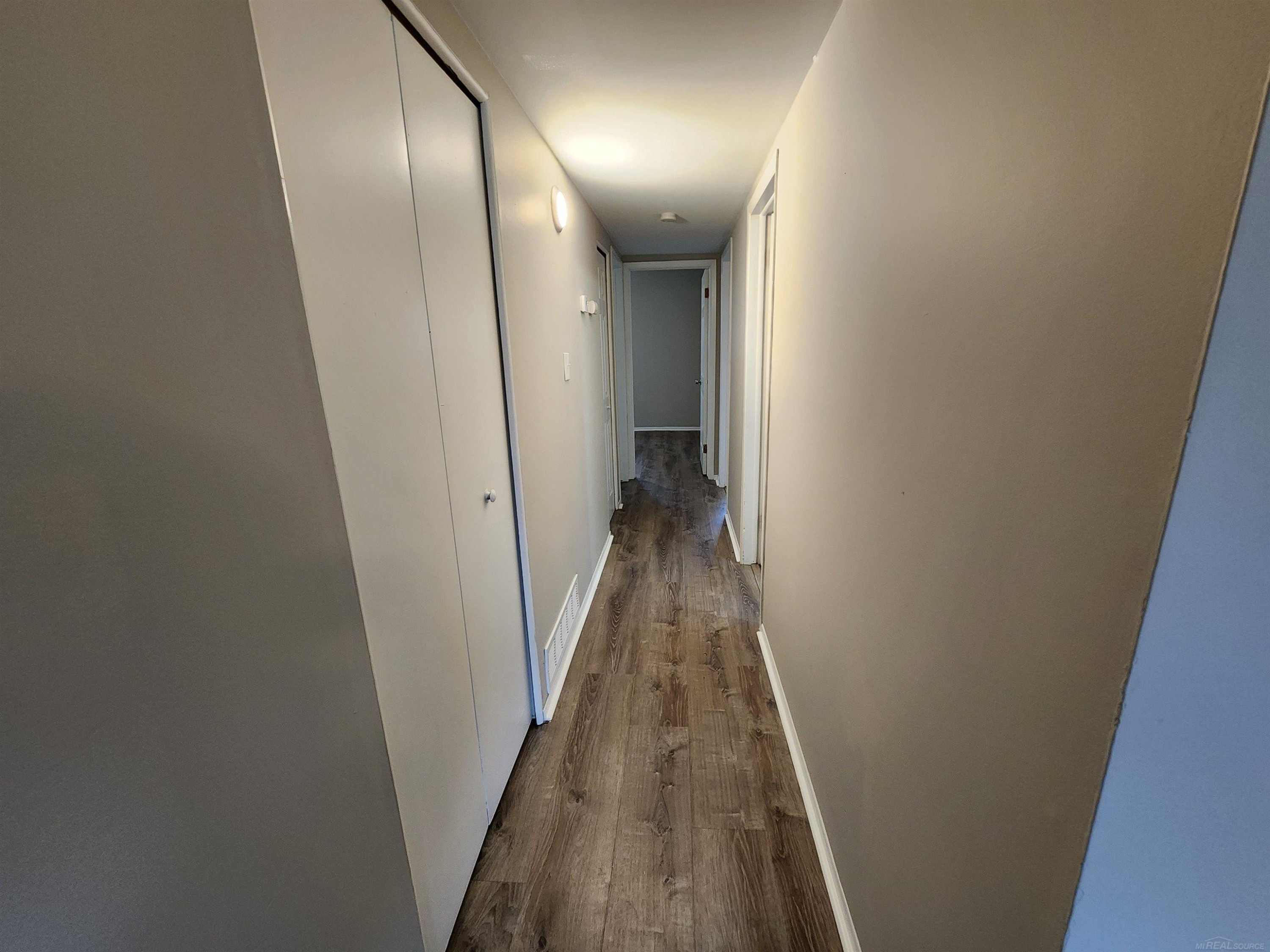 17405 Ivanhoe Street, Roseville, MI, 48066