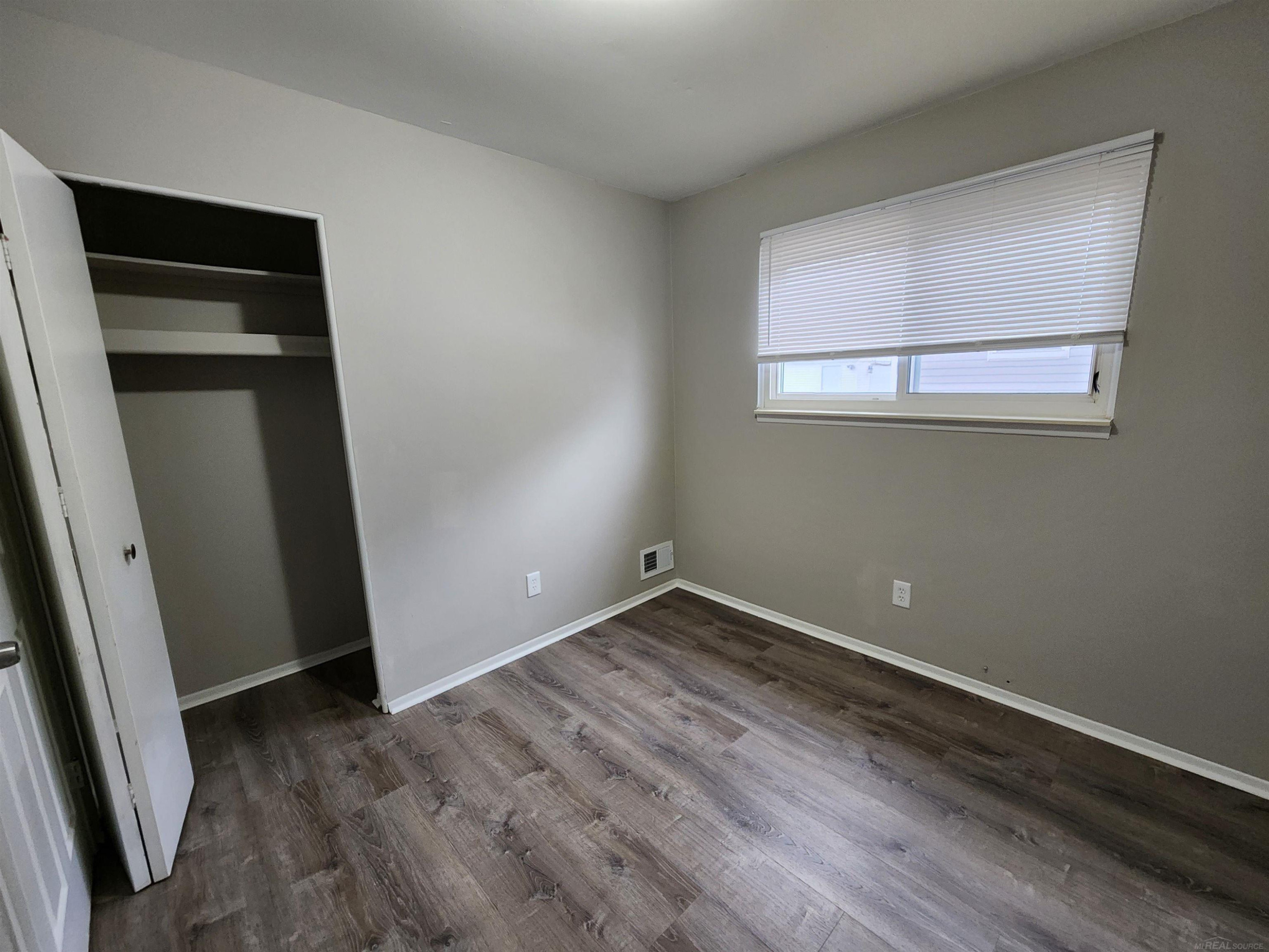 17405 Ivanhoe Street, Roseville, MI, 48066