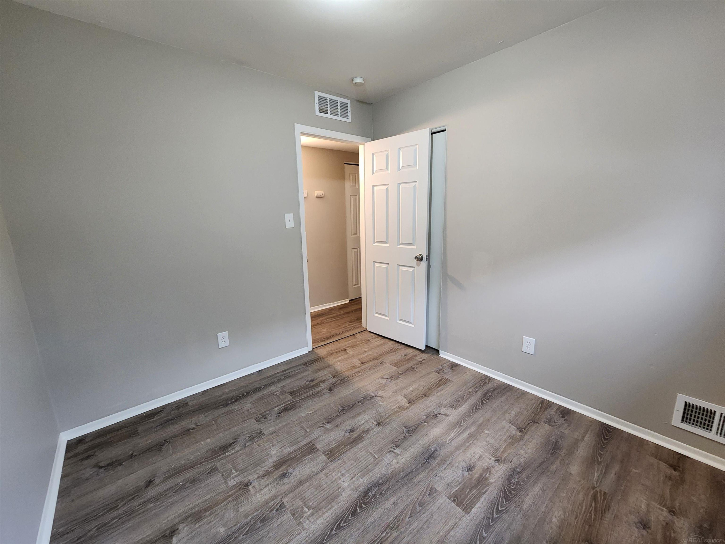 17405 Ivanhoe Street, Roseville, MI, 48066