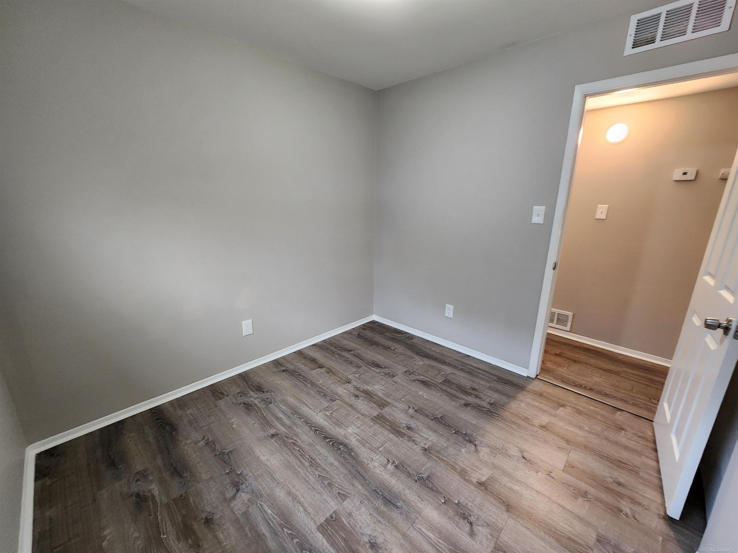 17405 Ivanhoe Street, Roseville, MI, 48066