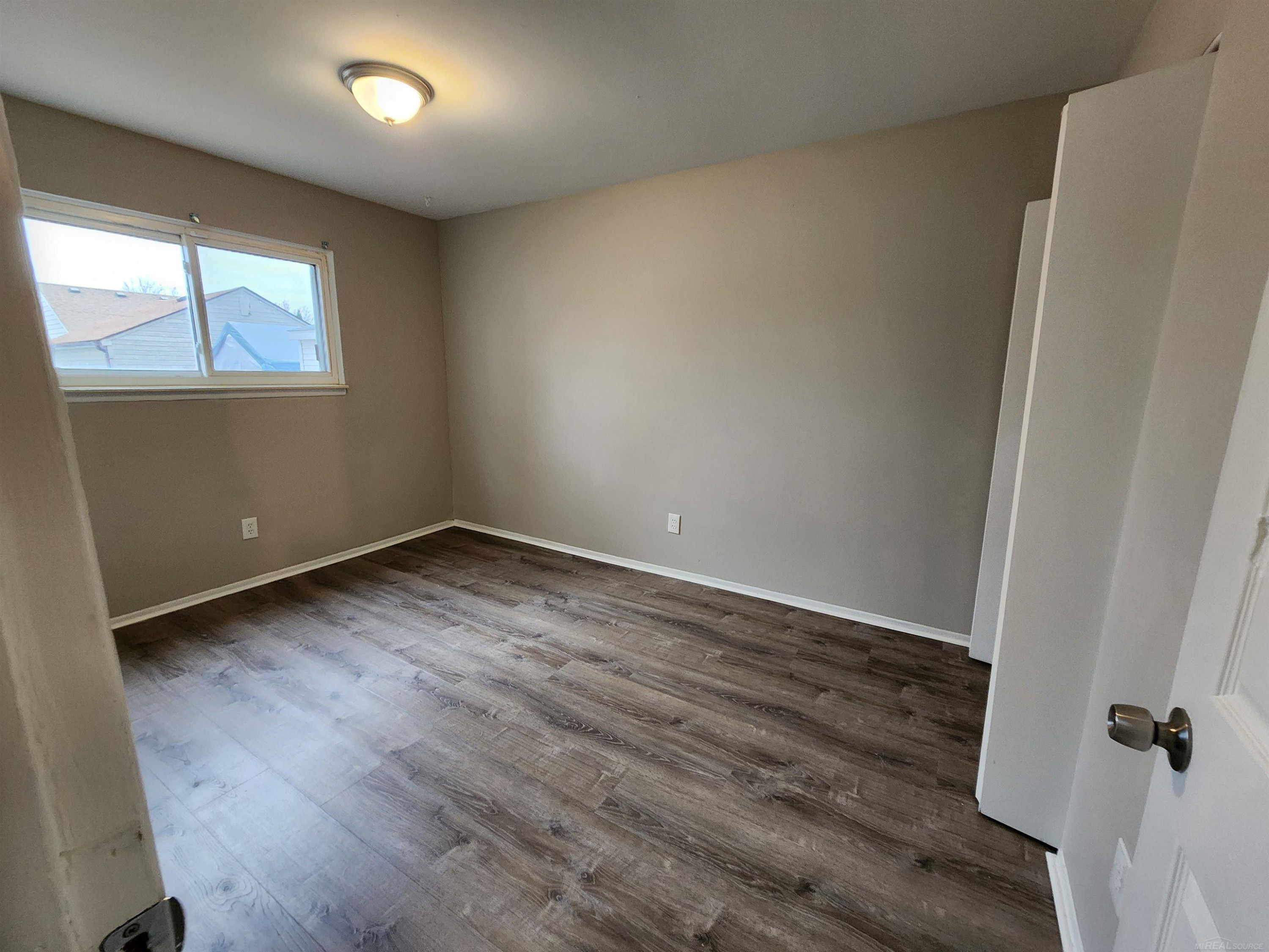 17405 Ivanhoe Street, Roseville, MI, 48066