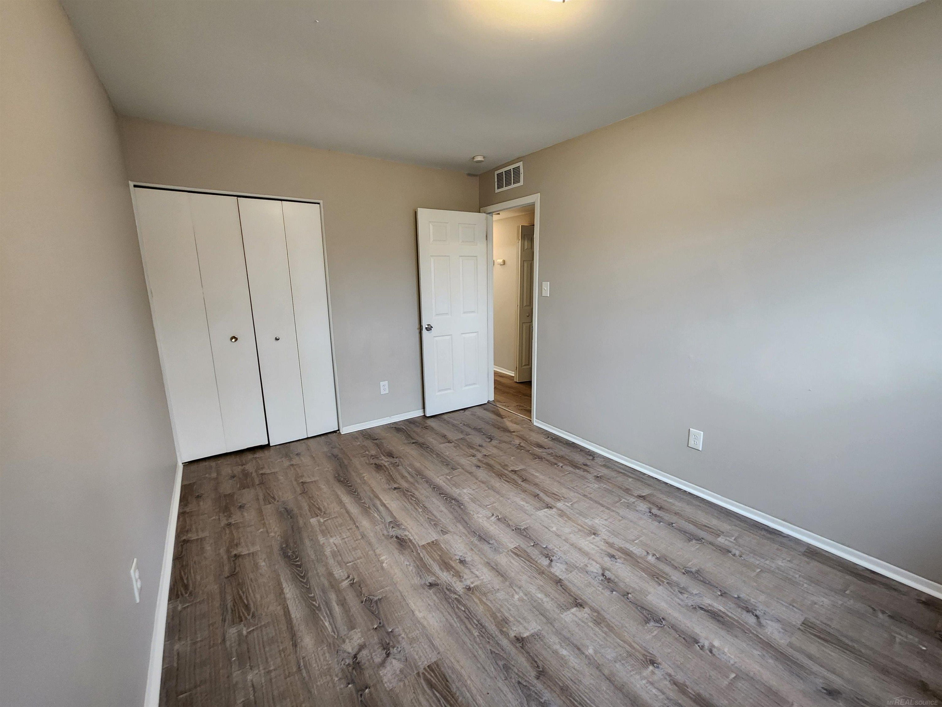 17405 Ivanhoe Street, Roseville, MI, 48066