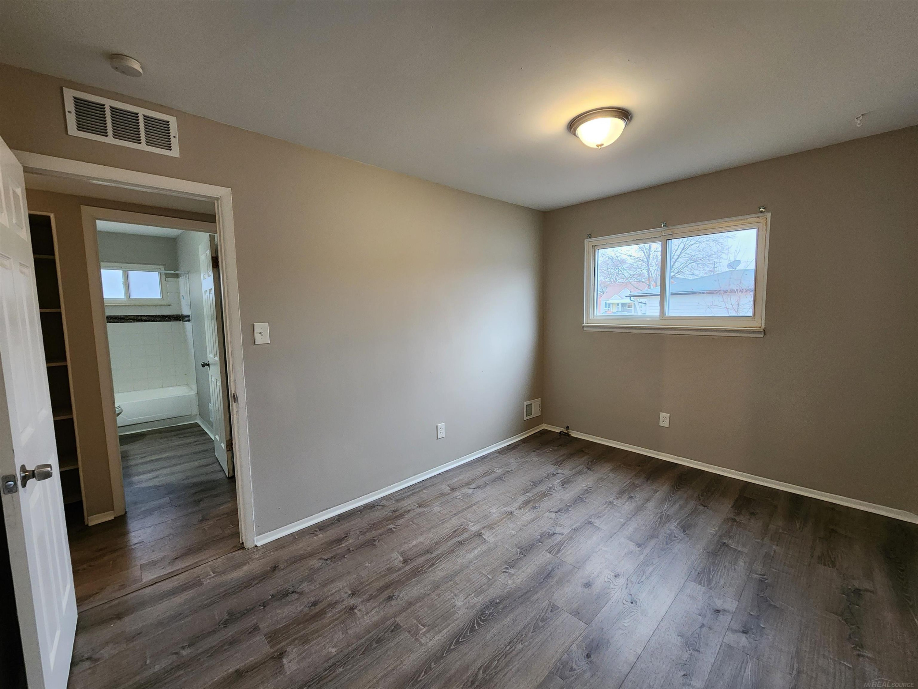 17405 Ivanhoe Street, Roseville, MI, 48066