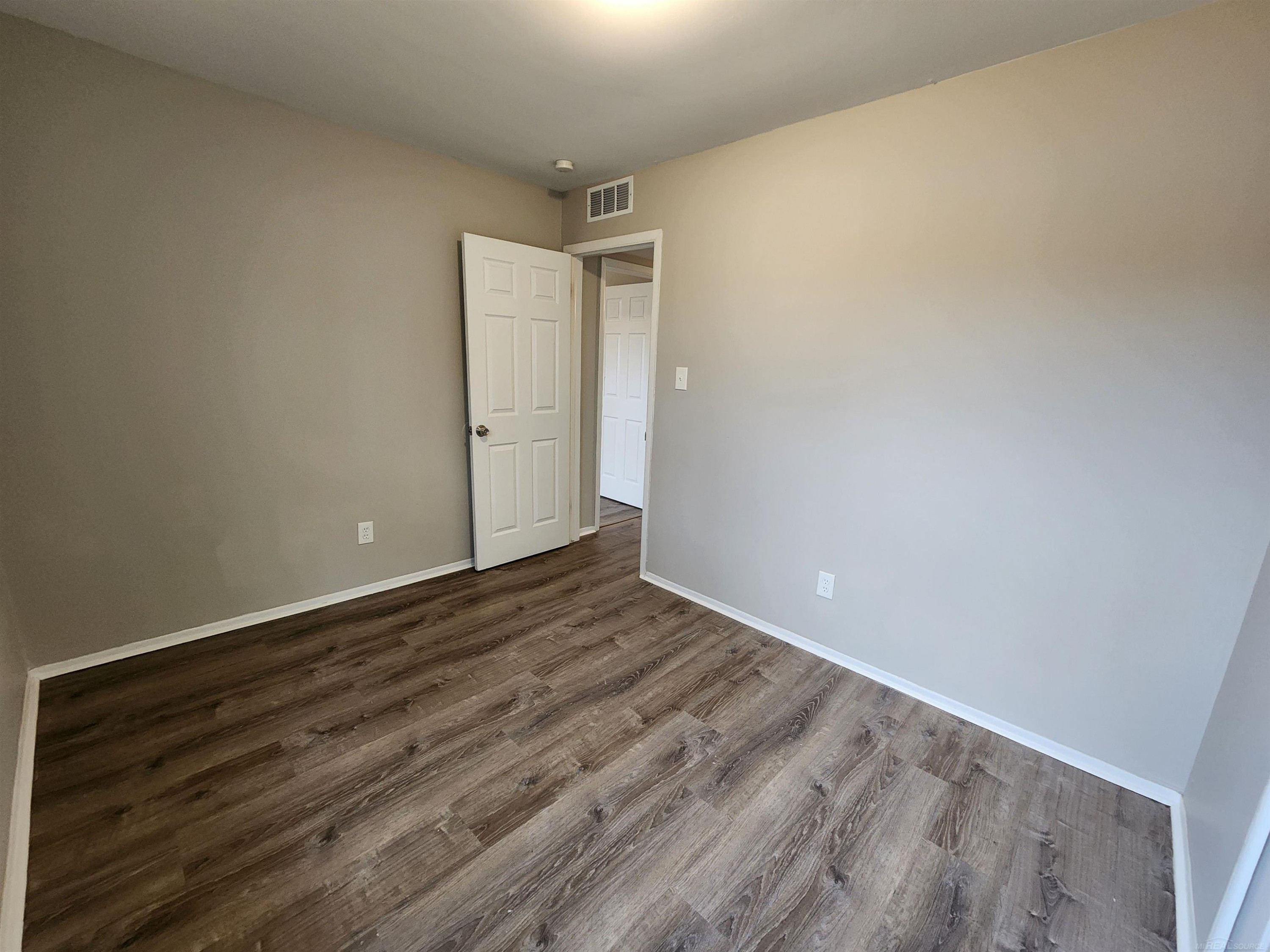 17405 Ivanhoe Street, Roseville, MI, 48066