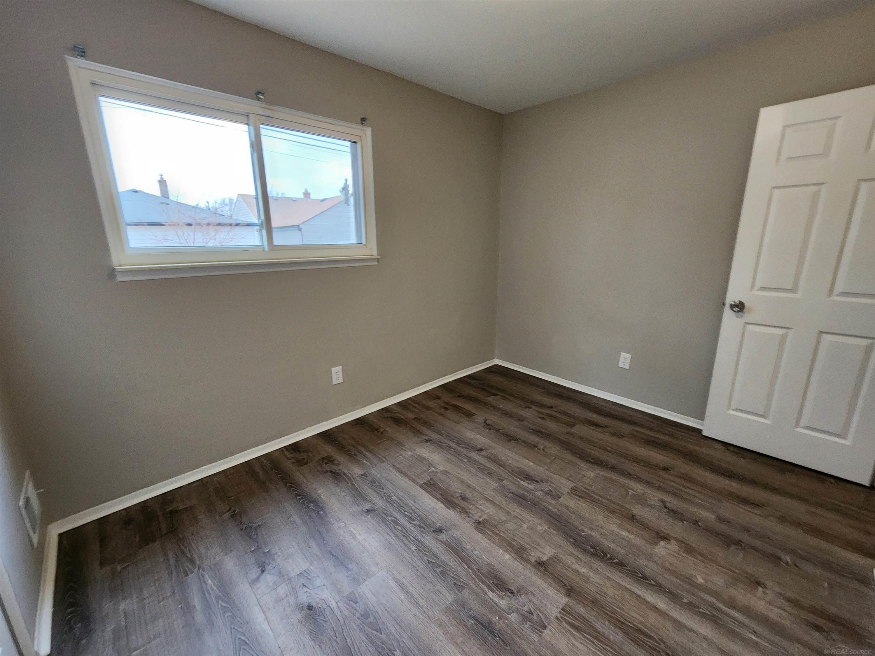 17405 Ivanhoe Street, Roseville, MI, 48066