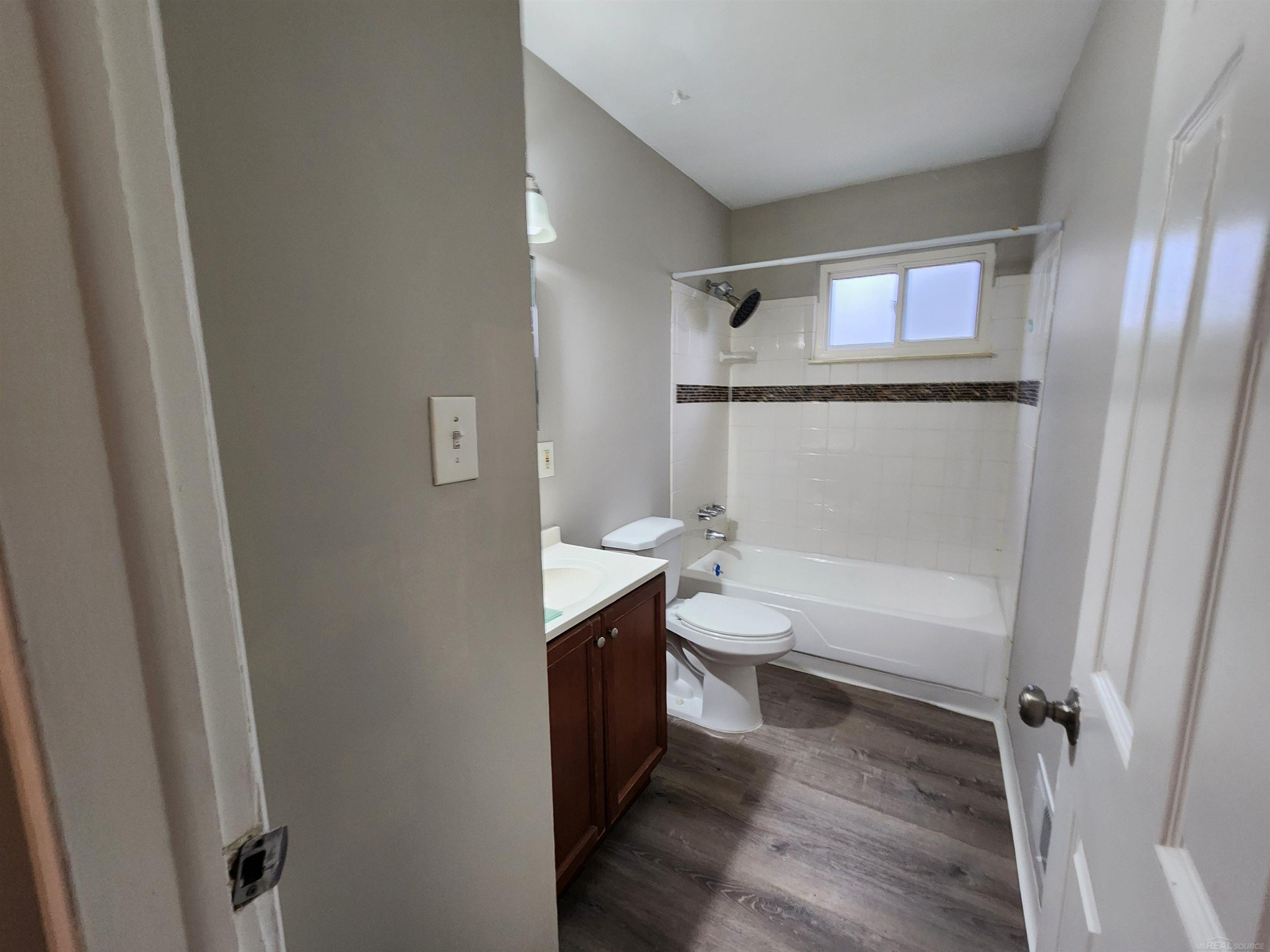 17405 Ivanhoe Street, Roseville, MI, 48066