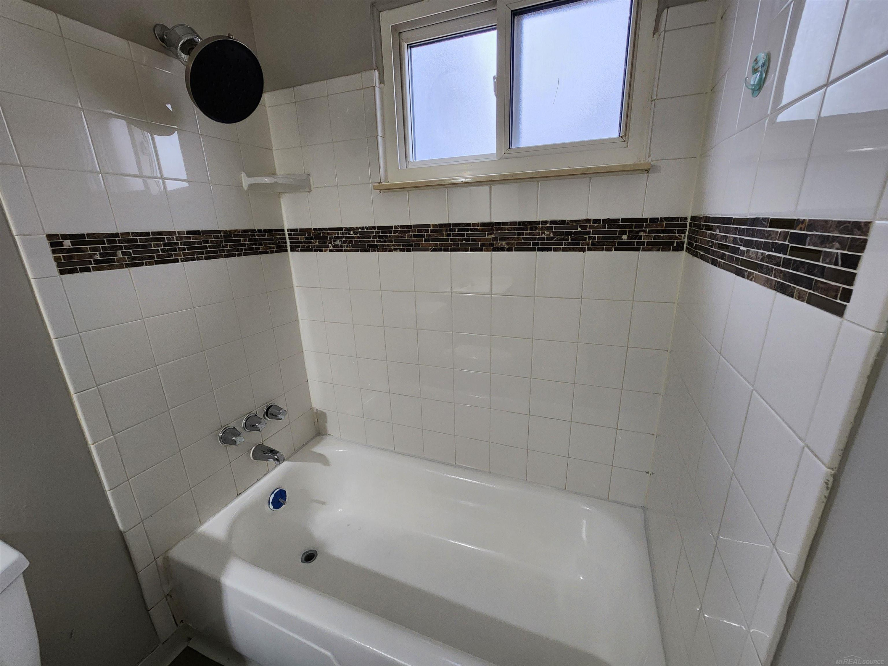 17405 Ivanhoe Street, Roseville, MI, 48066