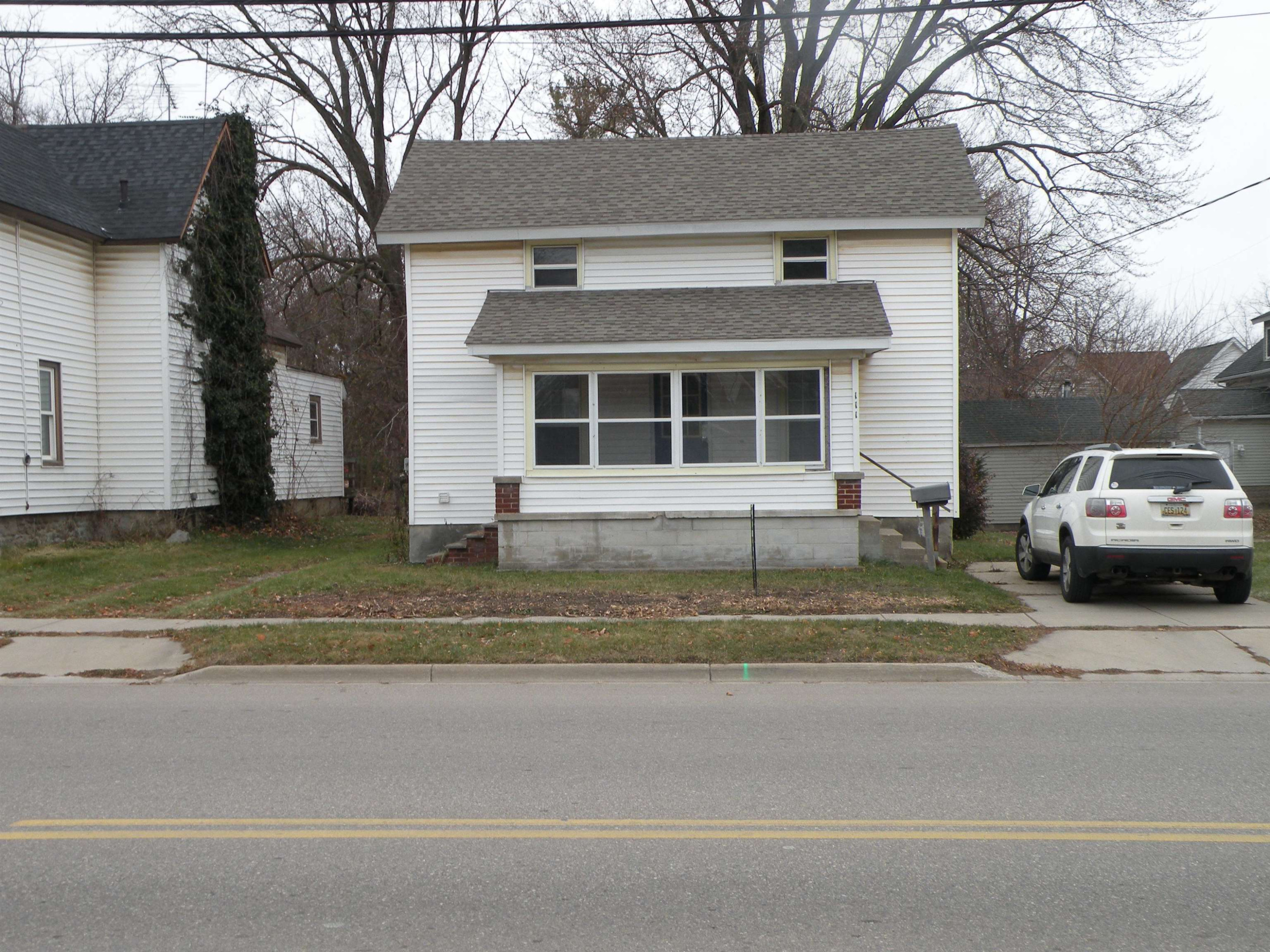 111 S Oak Street, Durand, MI 48429 — front exterior